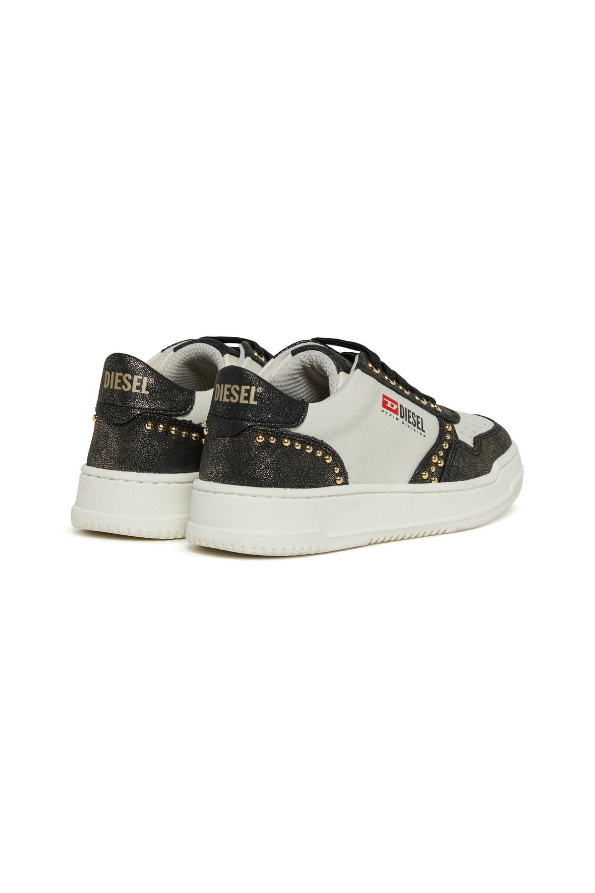 Sneakers with logo