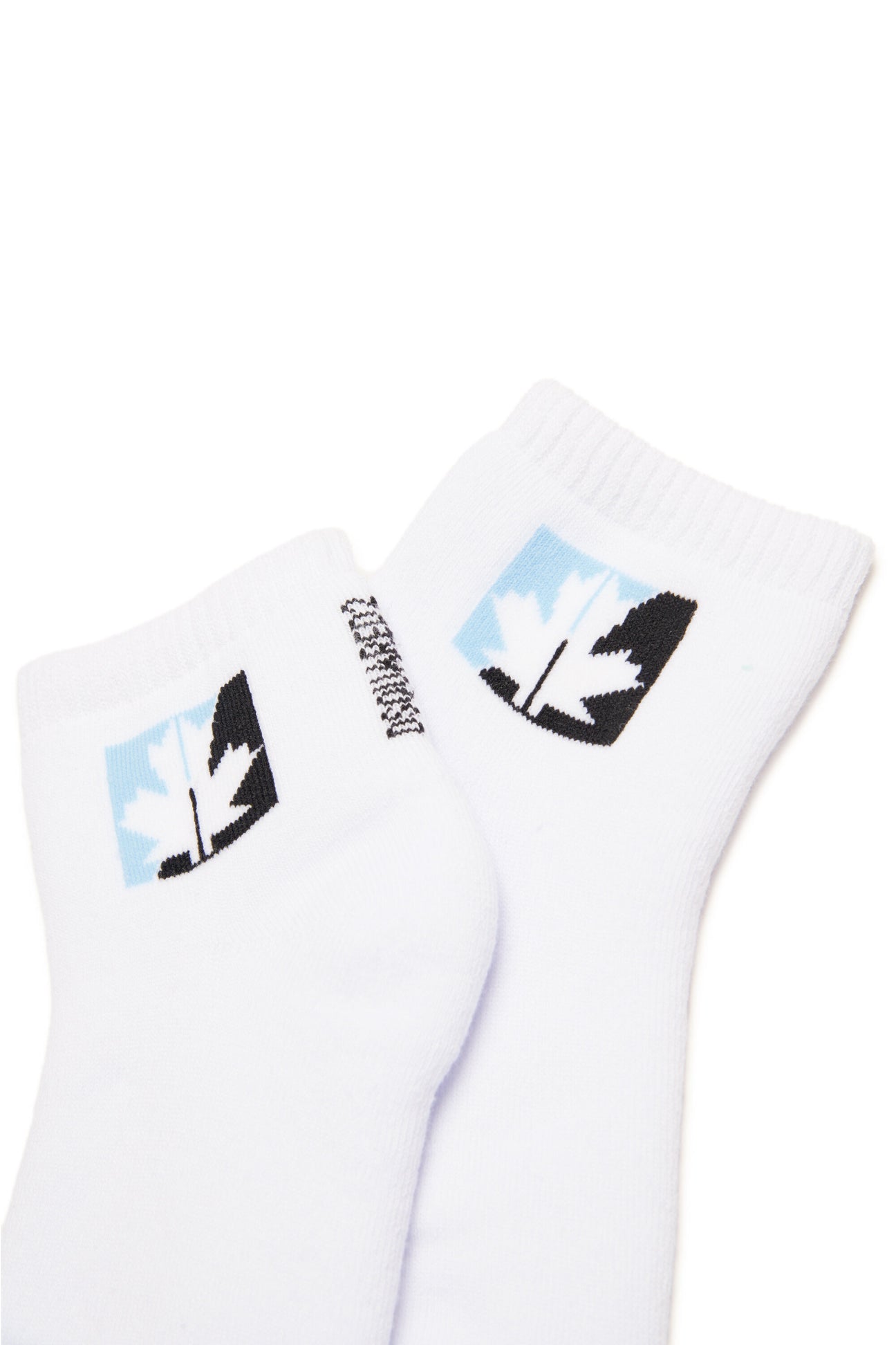 Short socks with two-color Leaf graphics Short socks with two-color Leaf graphics