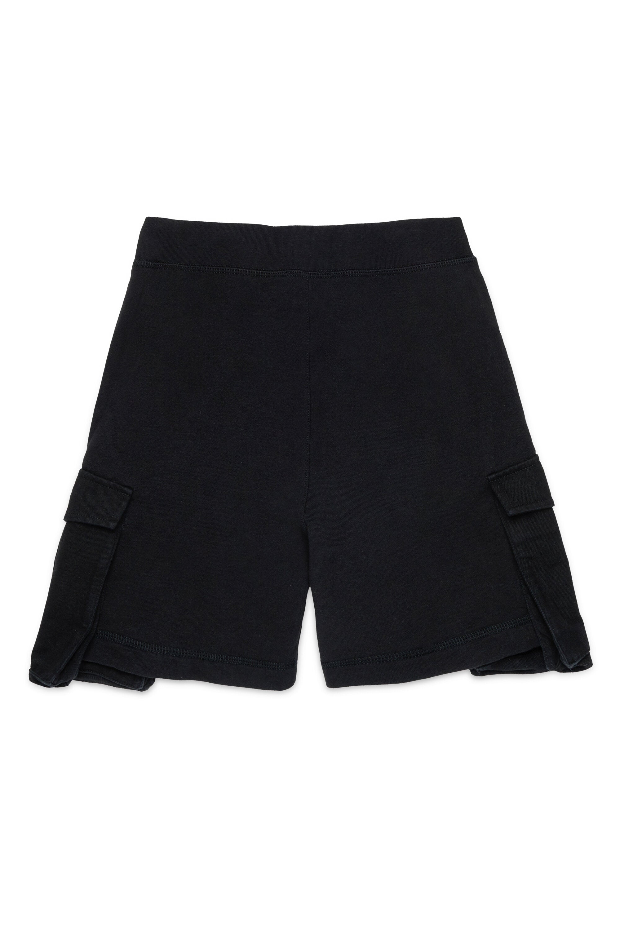 Fleece cargo shorts with Maple Leaf