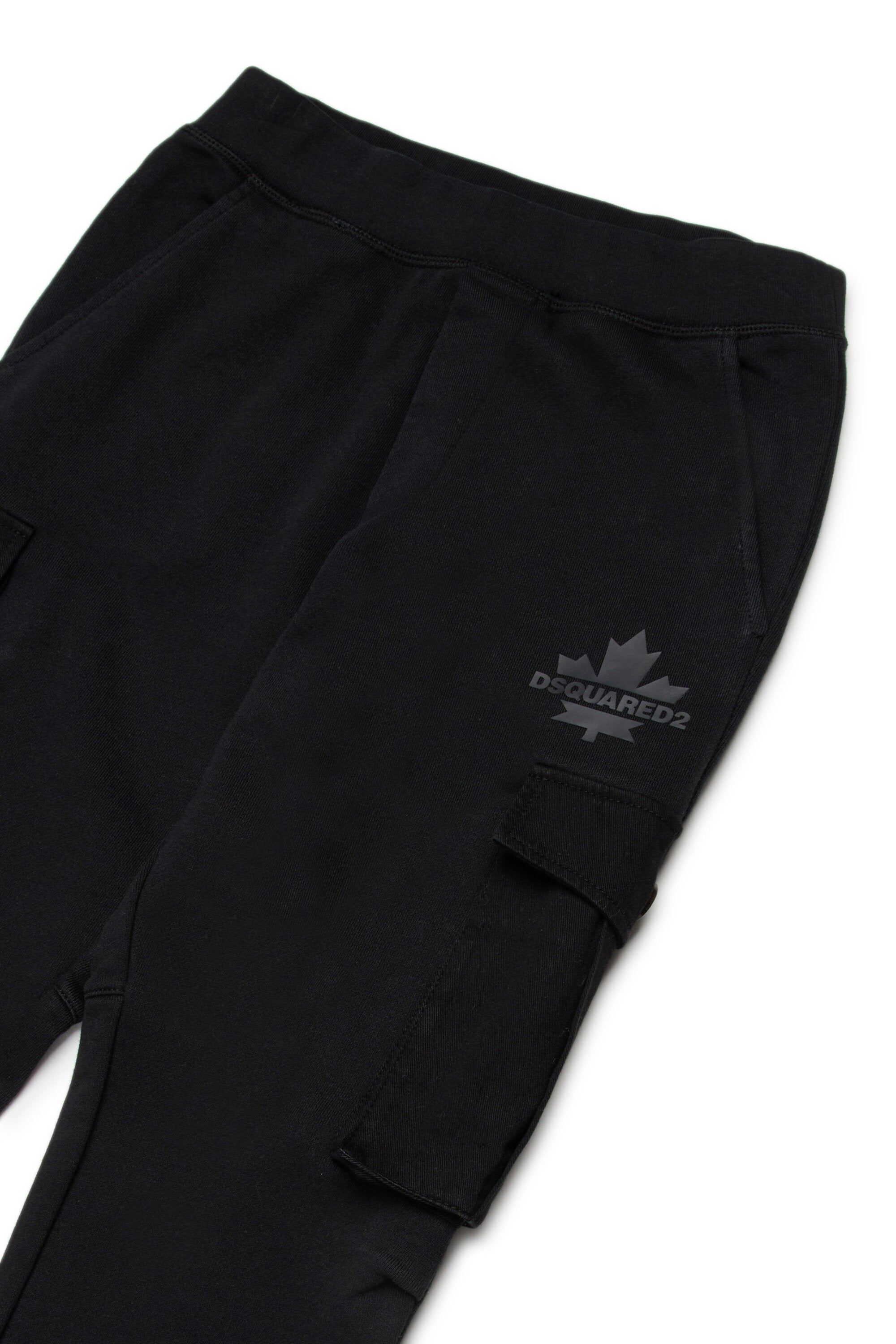 Fleece cargo pants with Maple Leaf