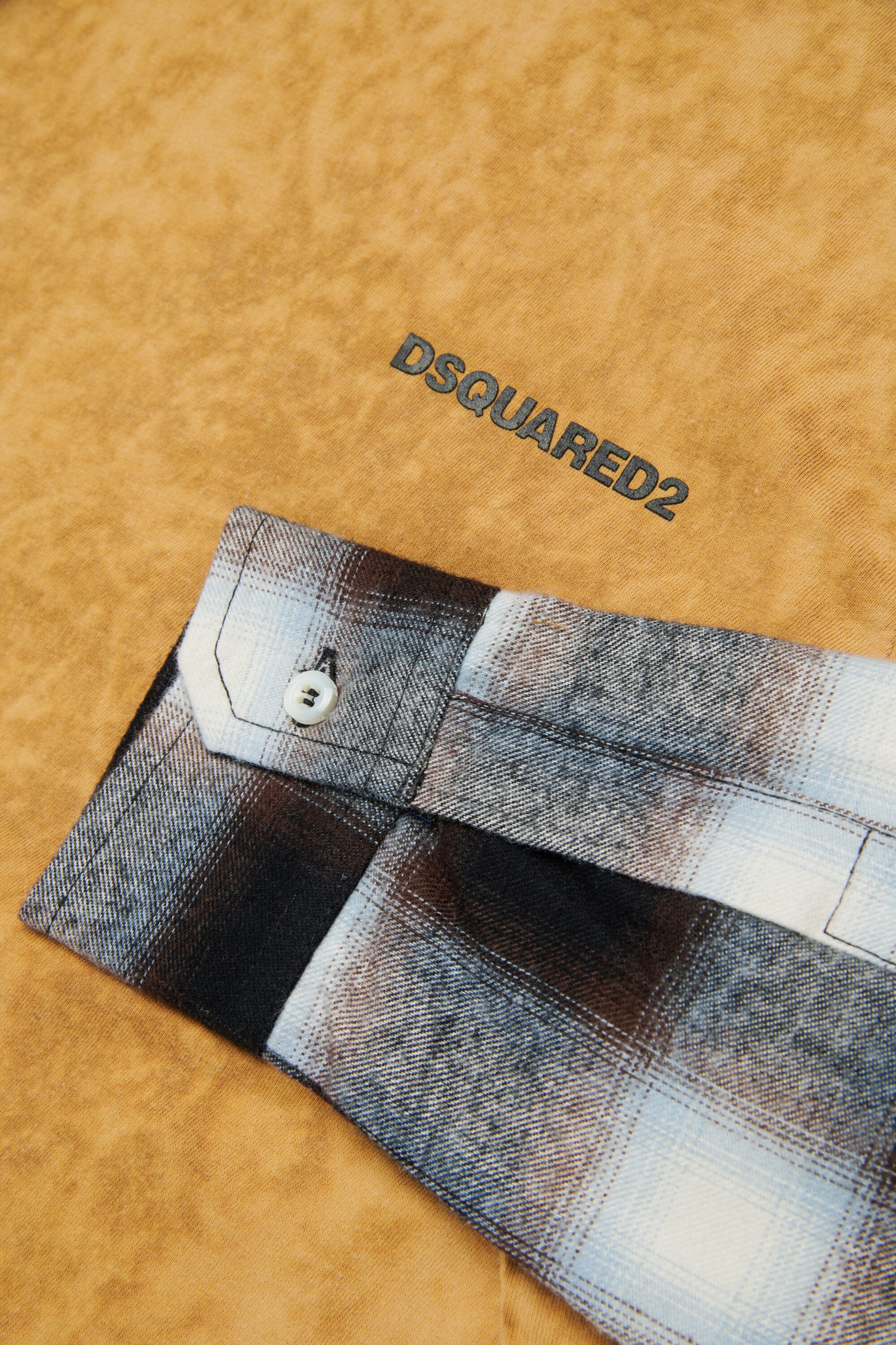 Jersey T-shirt with plaid sleeves