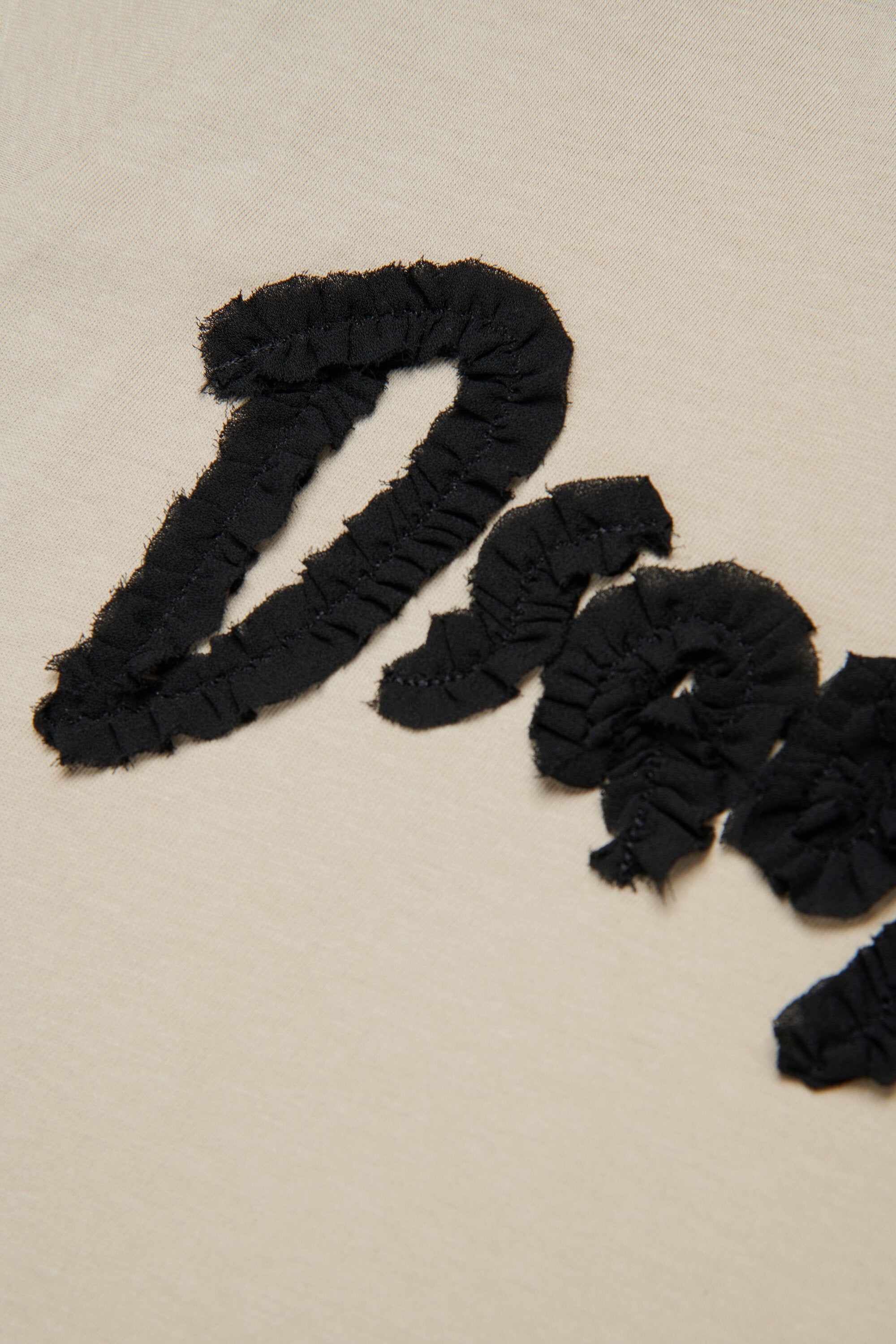 Sleeveless t-shirt with logo