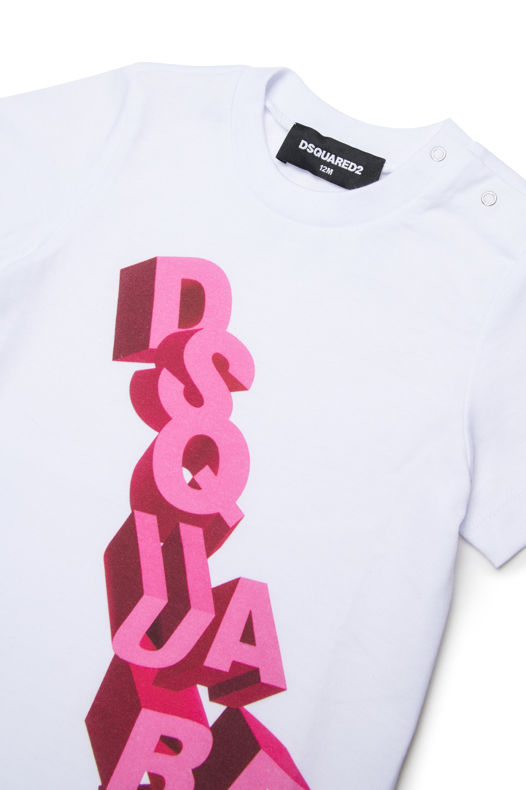 T-shirt with three-dimensional logo