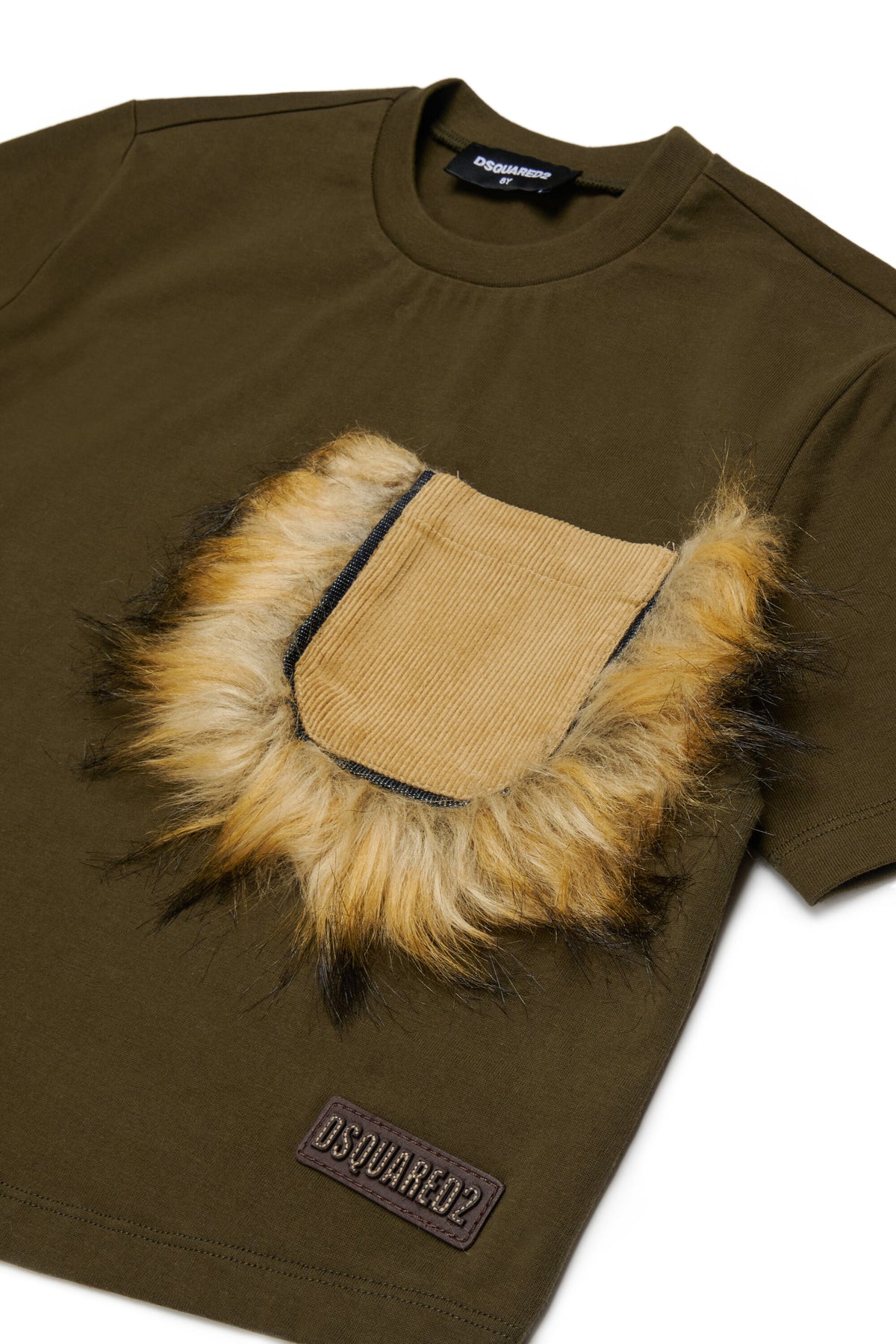 T-shirt with patch pocket and logo