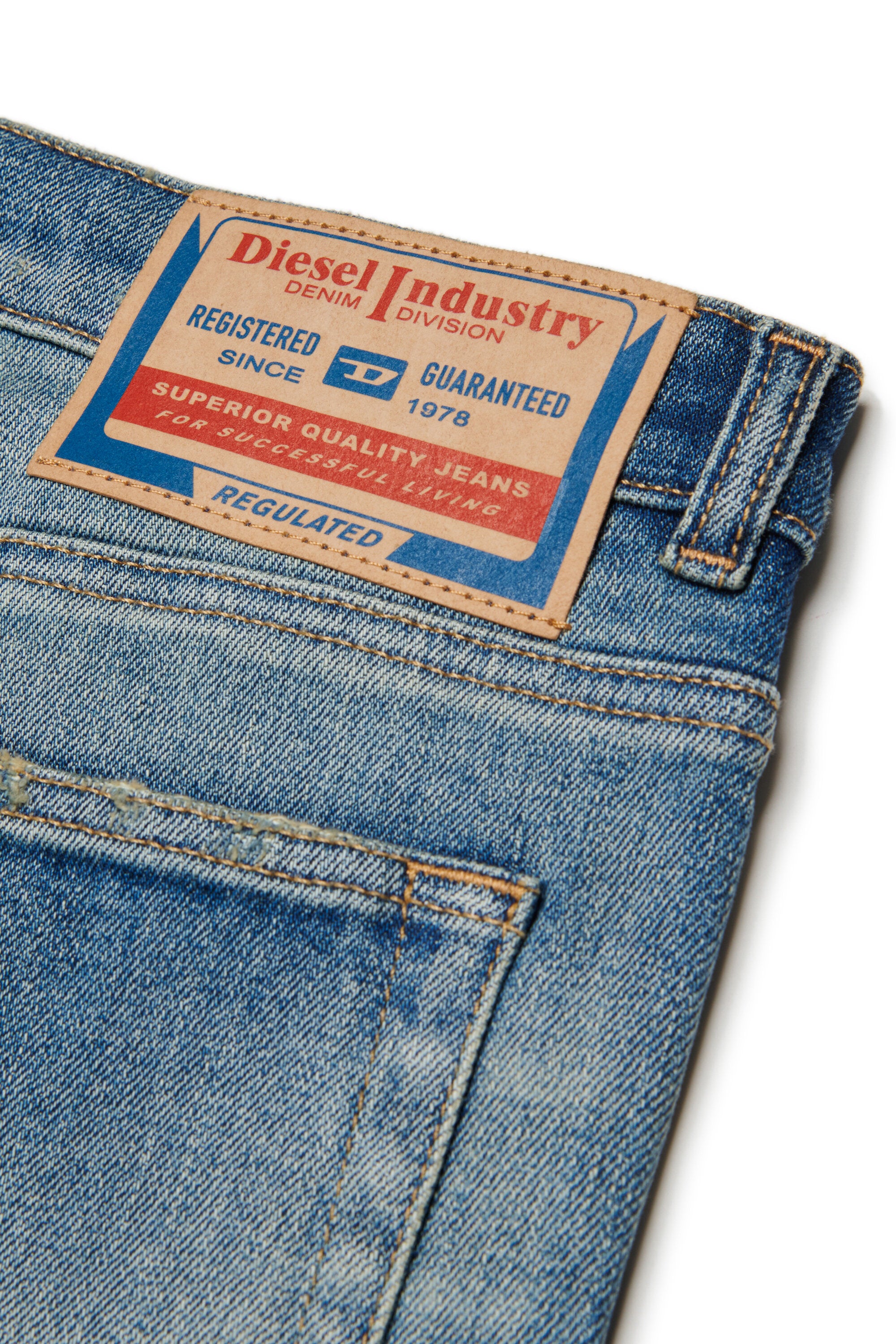 Regular fit light blue wash jeans - D-Lucas