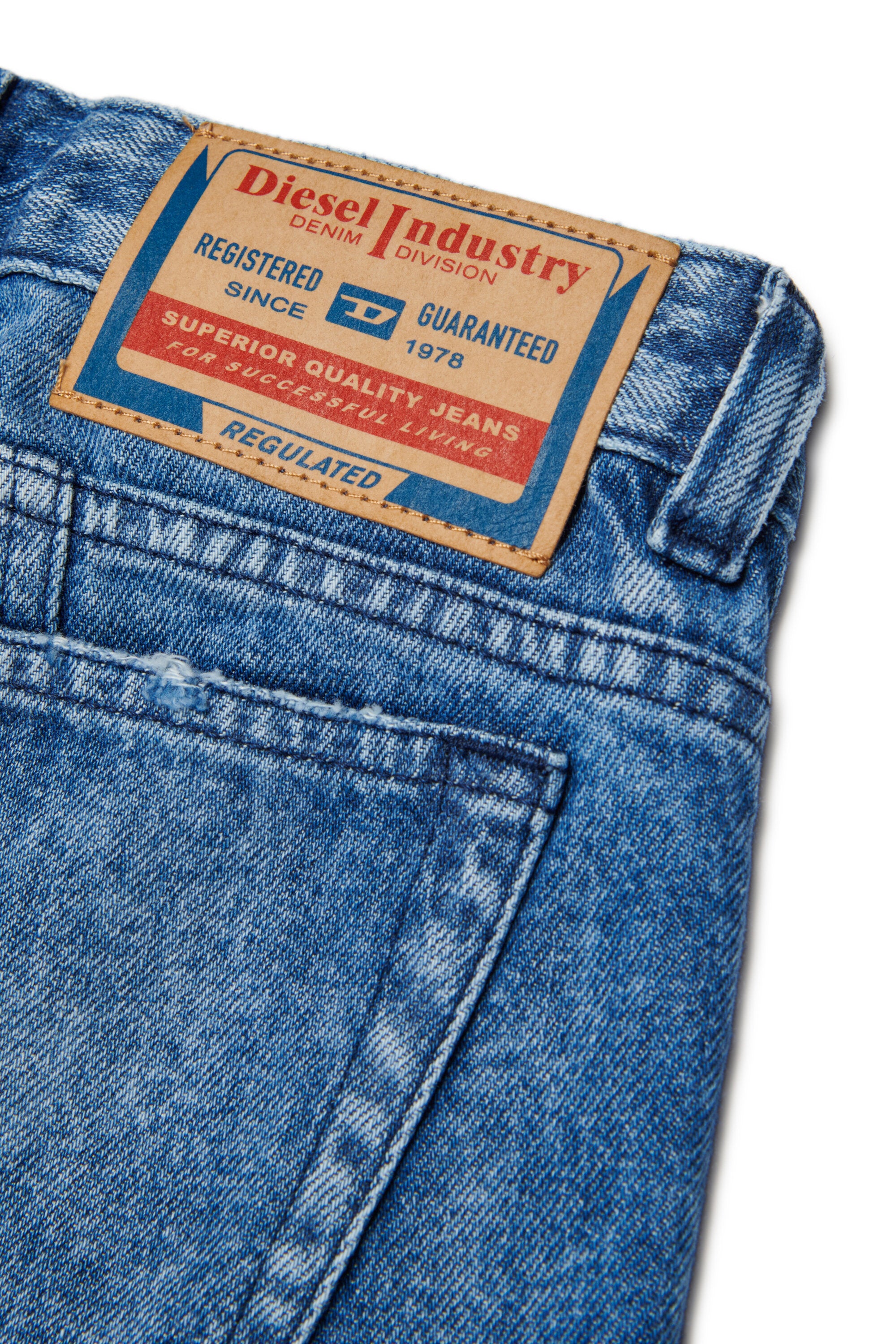 Flare fit jeans in medium blue wash - D-Pam