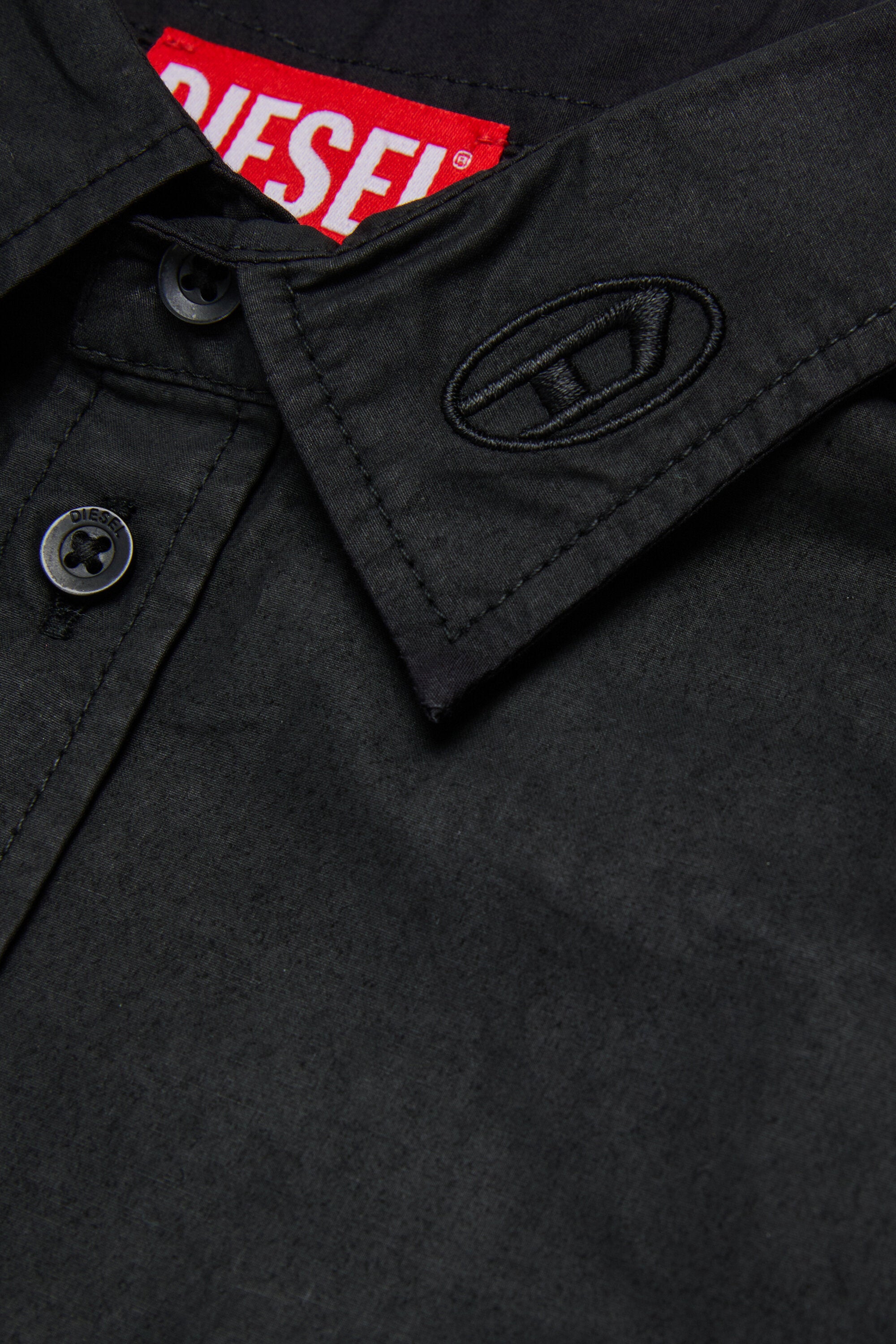 Shiny poplin shirt branded with logo on collar