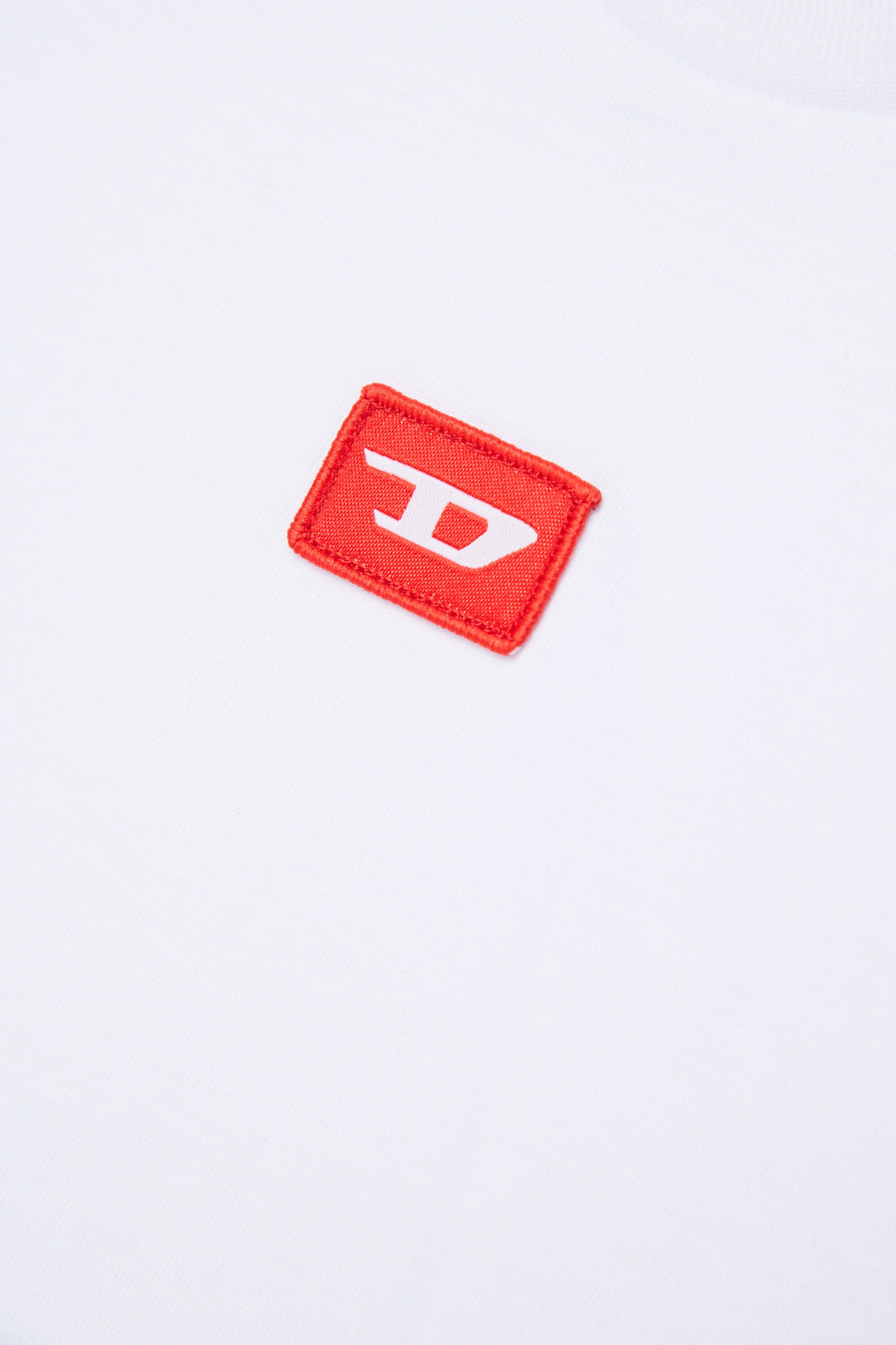 Jersey T-shirt with red D patch