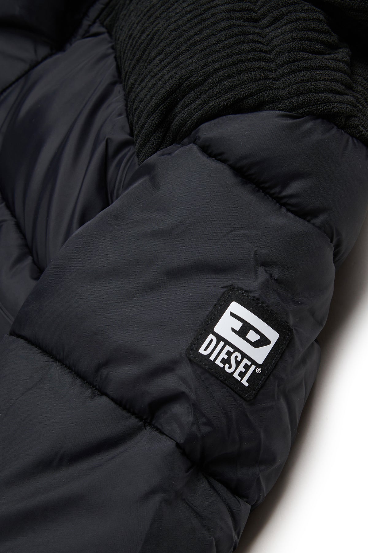 Padded jacket with logo