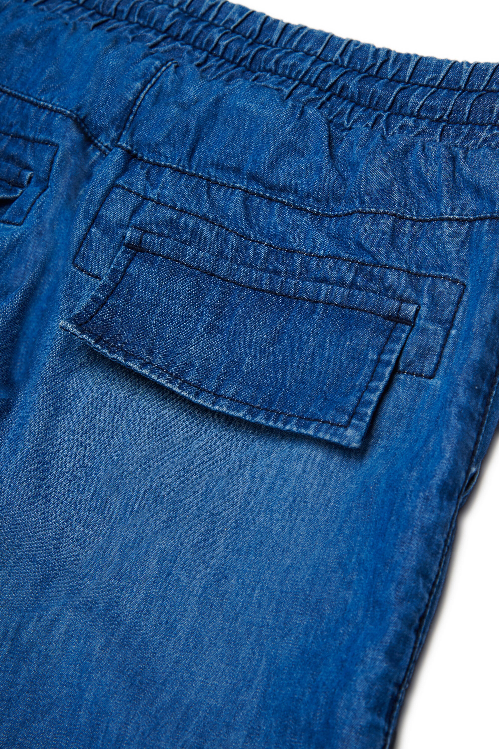 Relaxed fit jeans in medium blue wash - D-Kaith