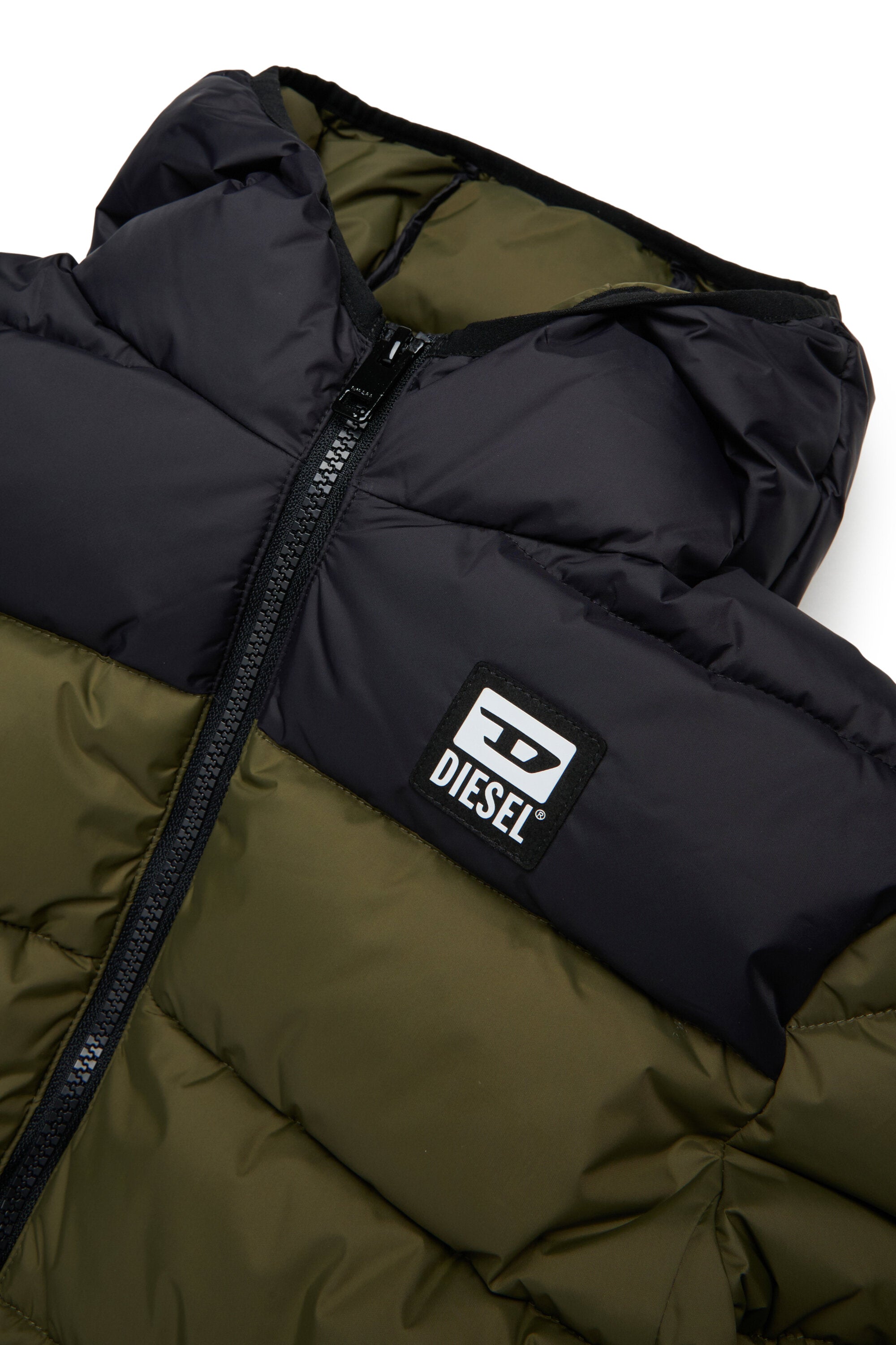Padded jacket with logo