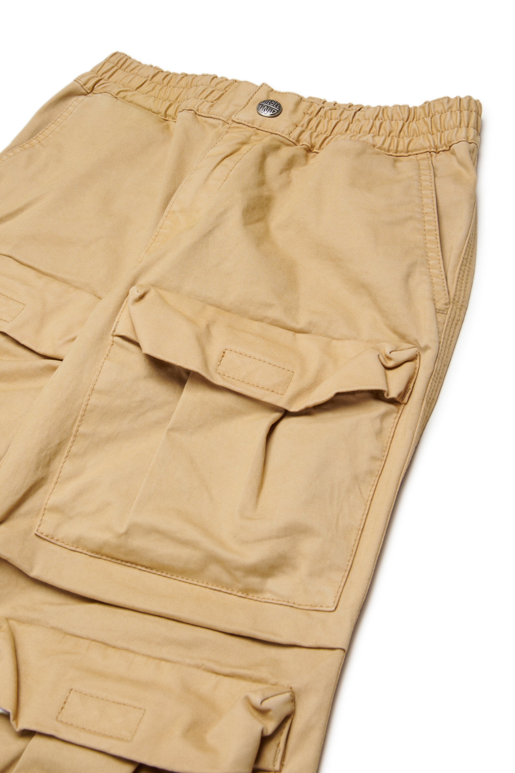 Cargo pants with patch pockets