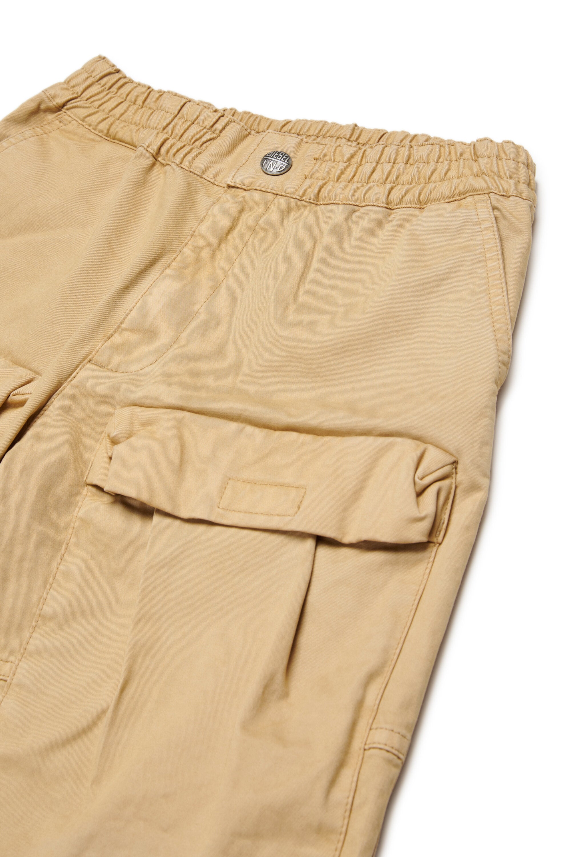 Cargo shorts with embroidered logo