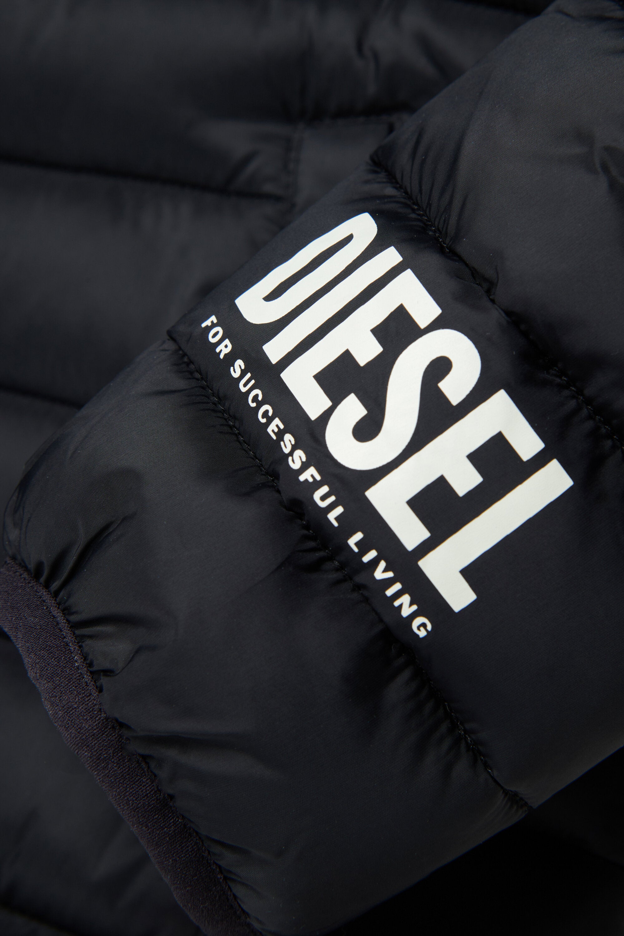 Padded jacket with printed logo