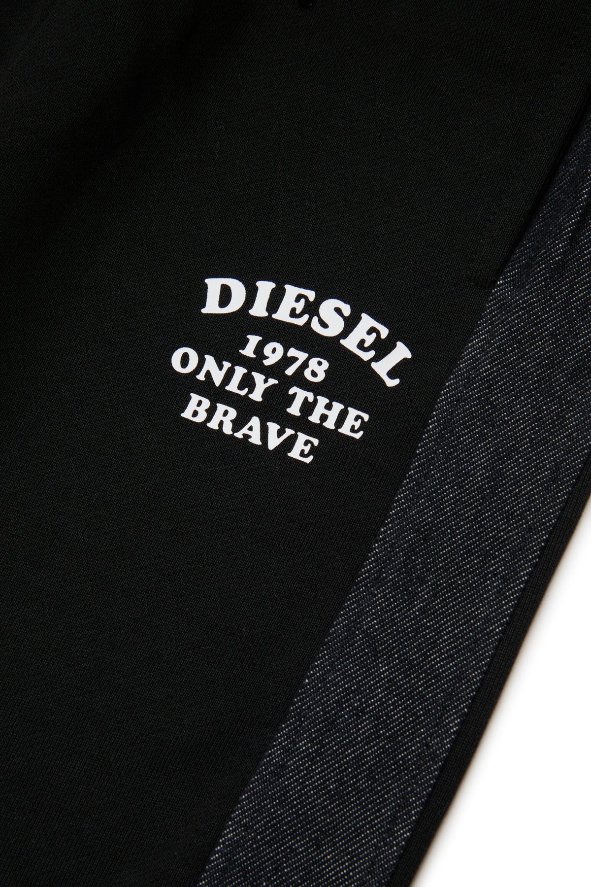 Sweatpants with logo