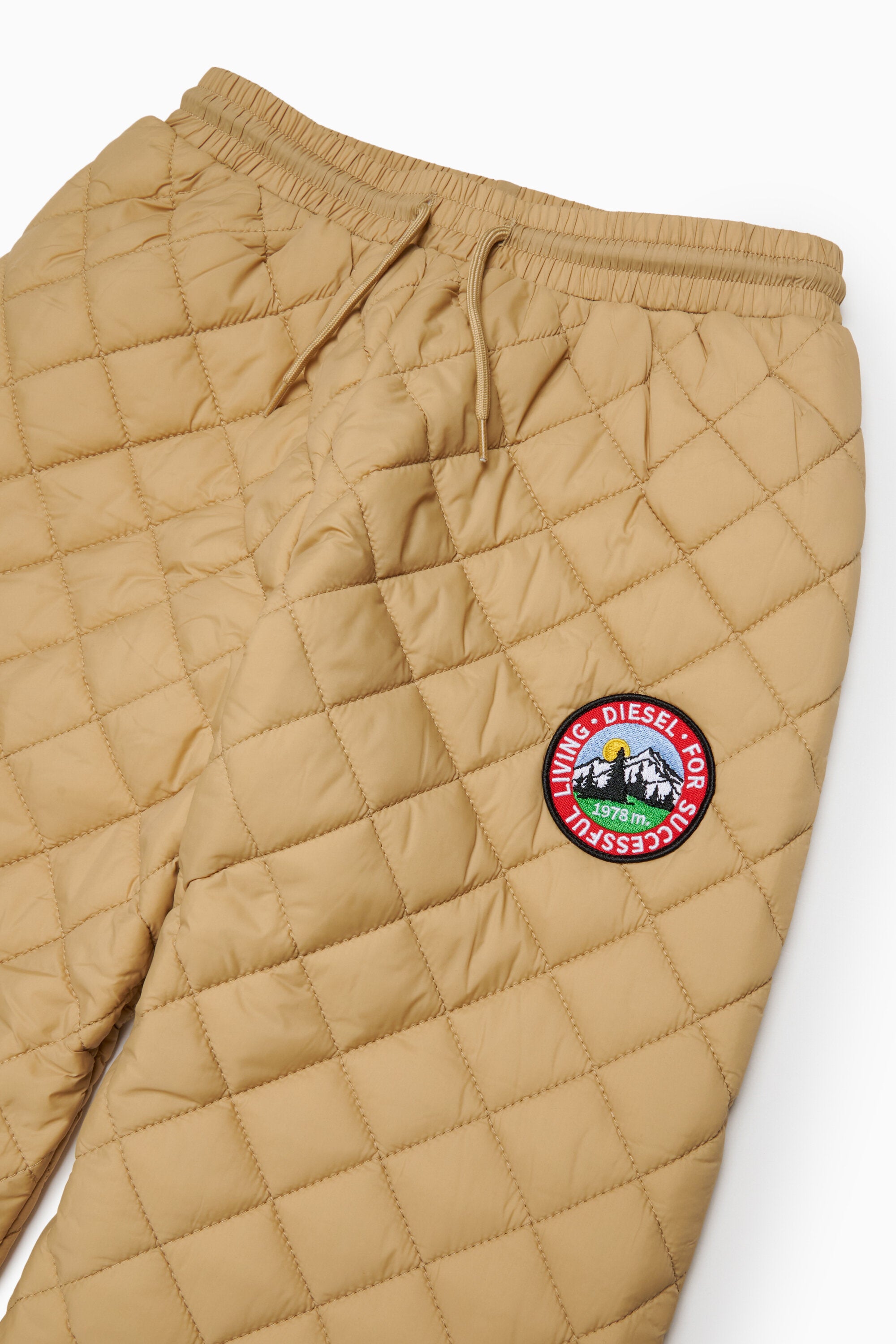 Quilted pants with front patch
