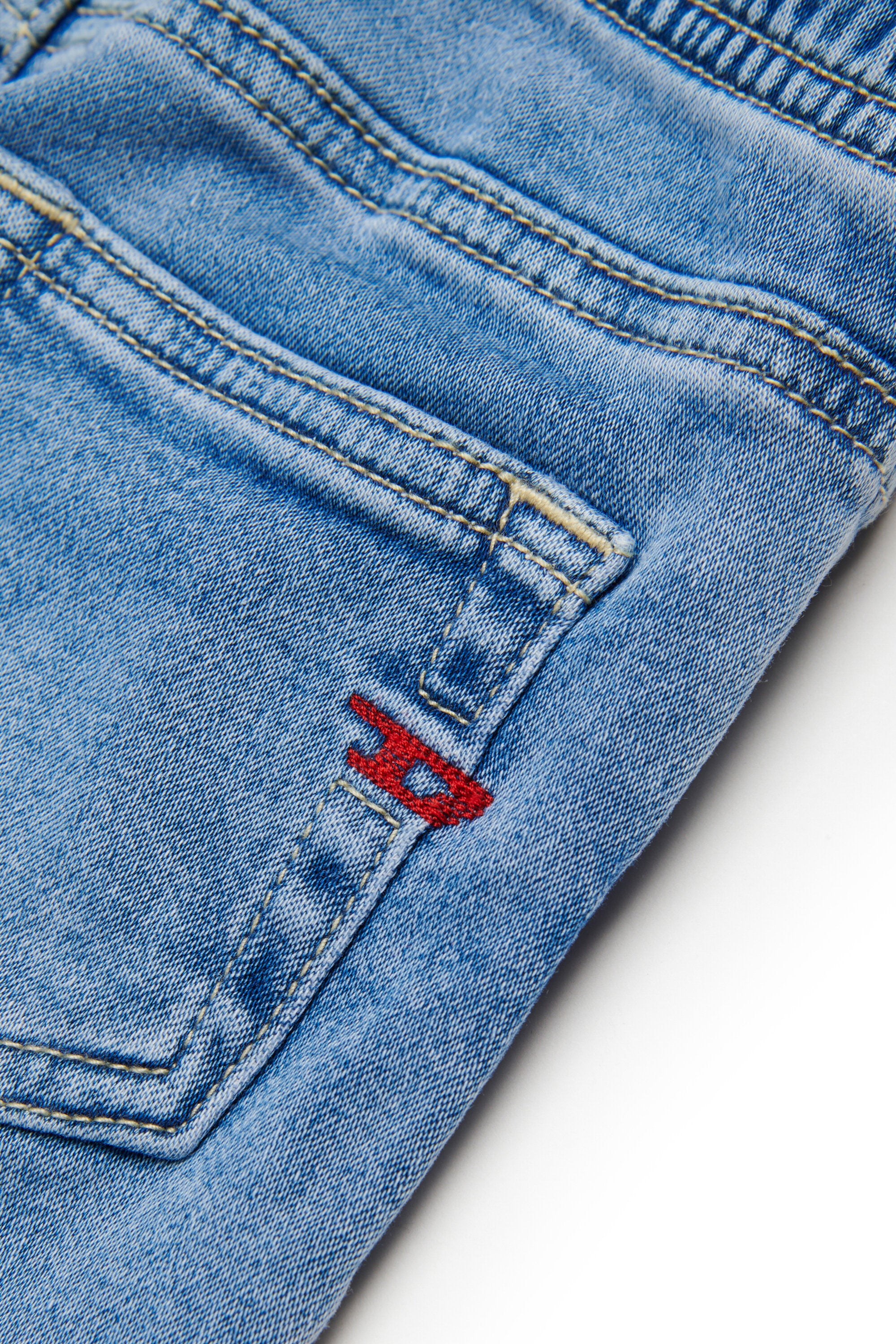 JoggJeans® relaxed fit with light blue wash - D-Marcie