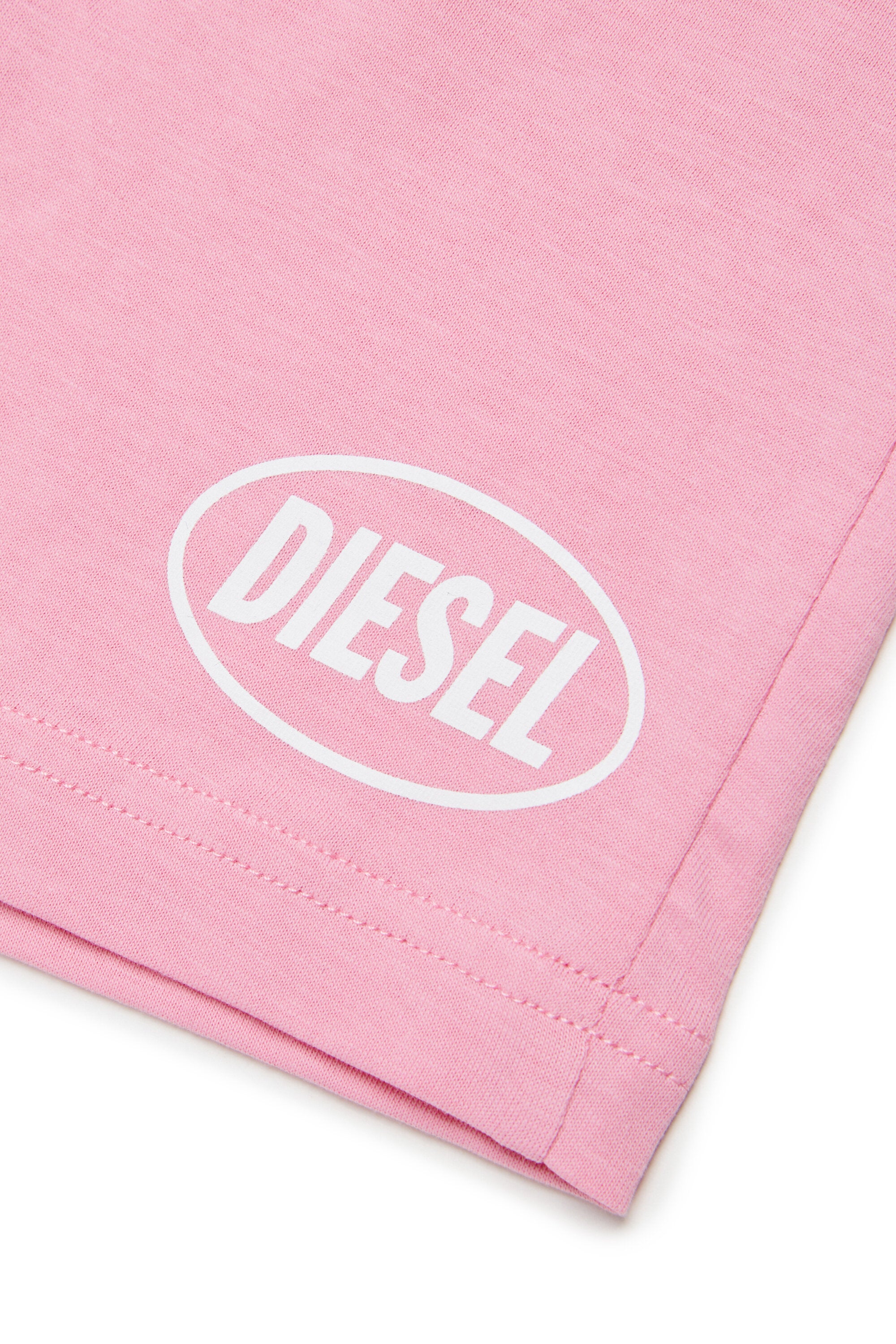 Shorts with logo