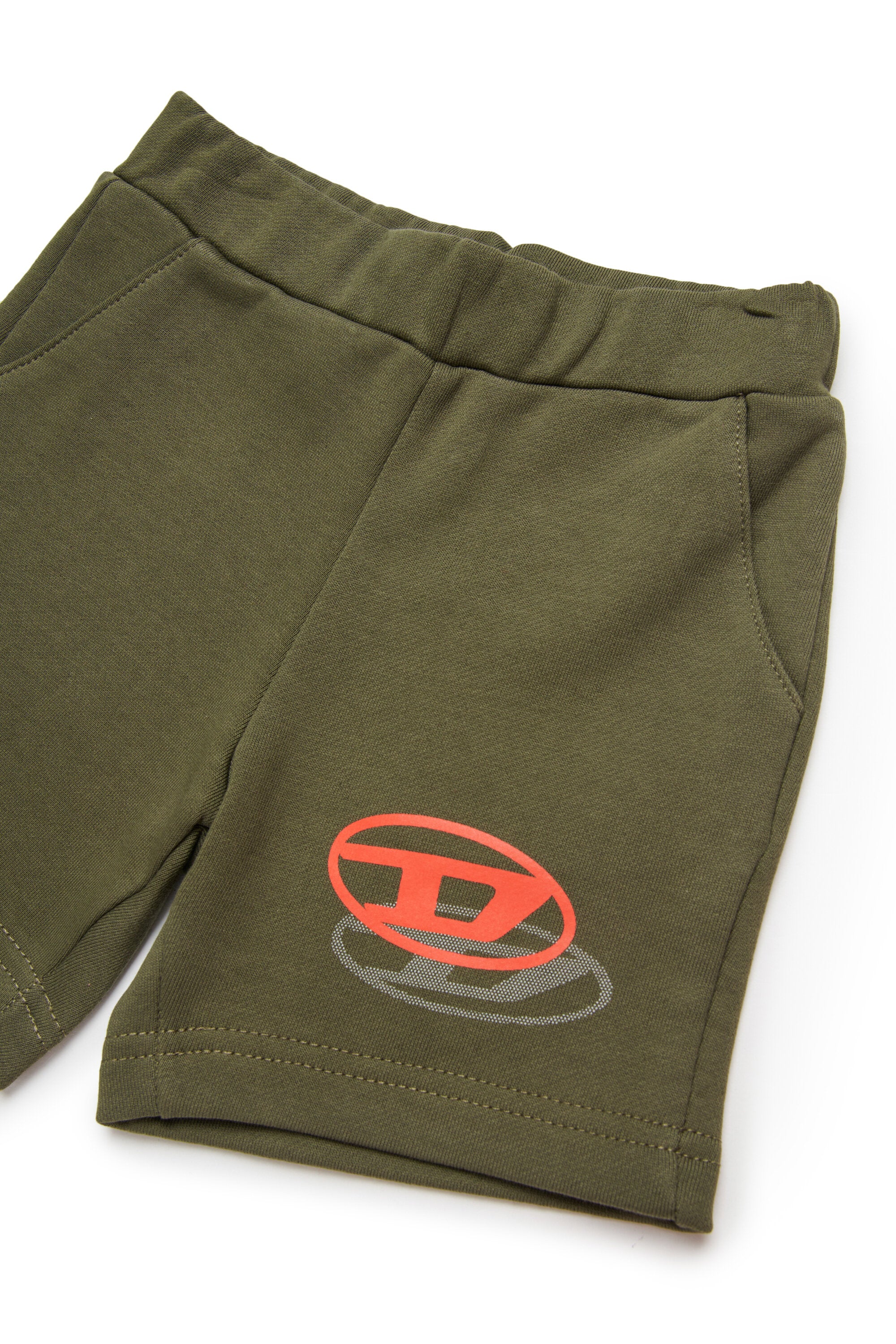 Sweatshirt shorts with logo