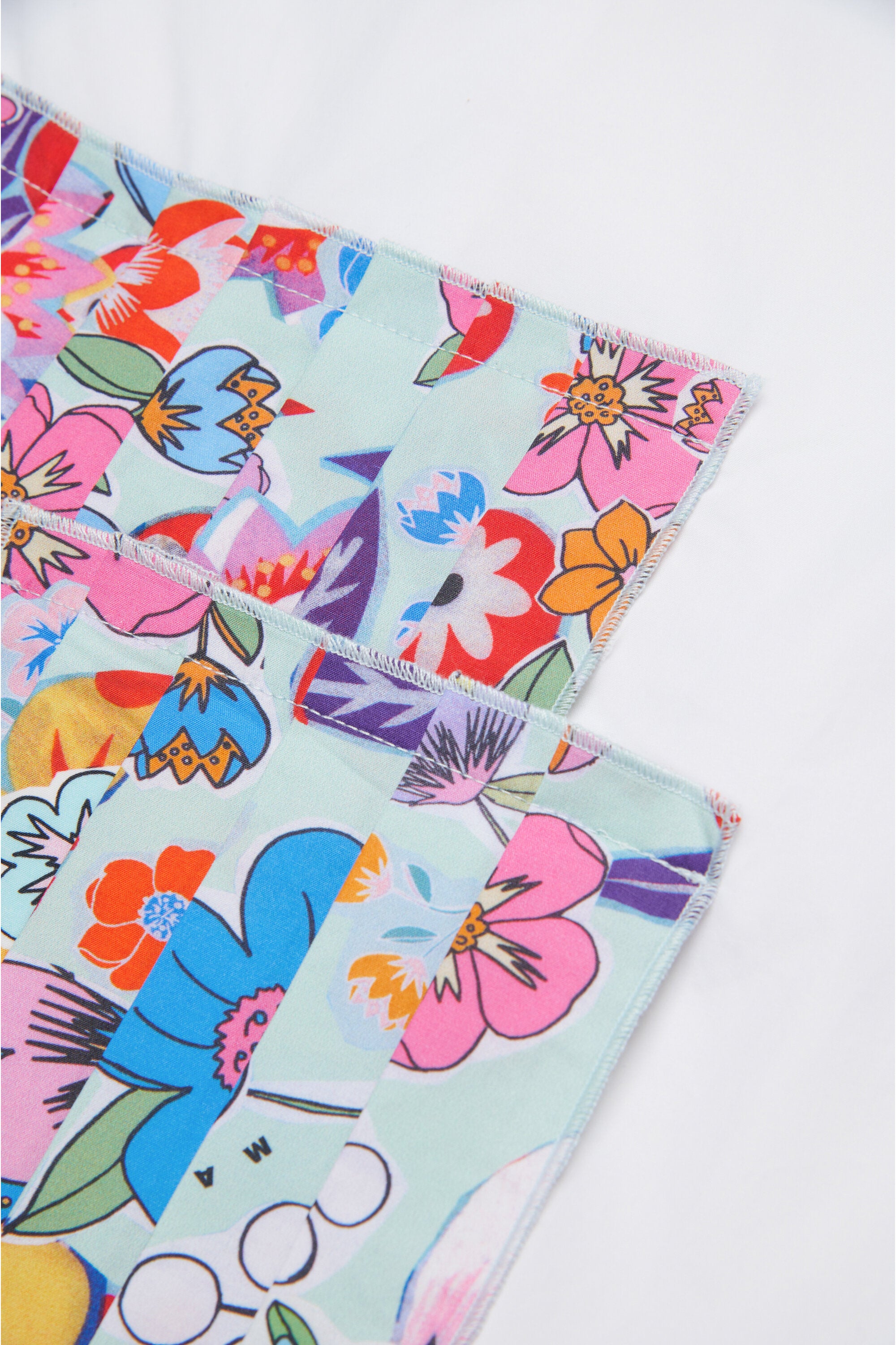 Sleeveless T-shirt with allover pleats Holiday