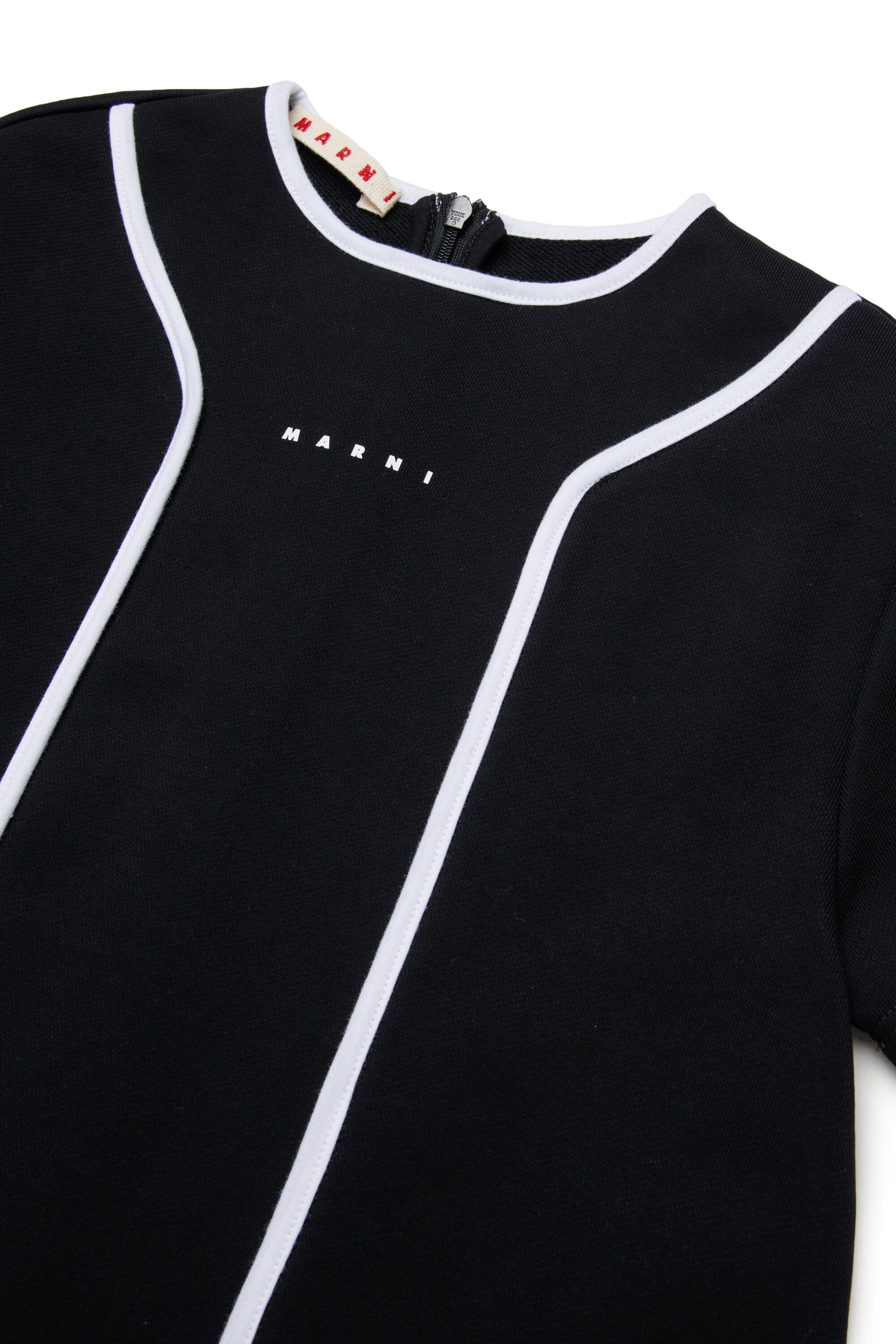 Dress with short sleeves and straight cut