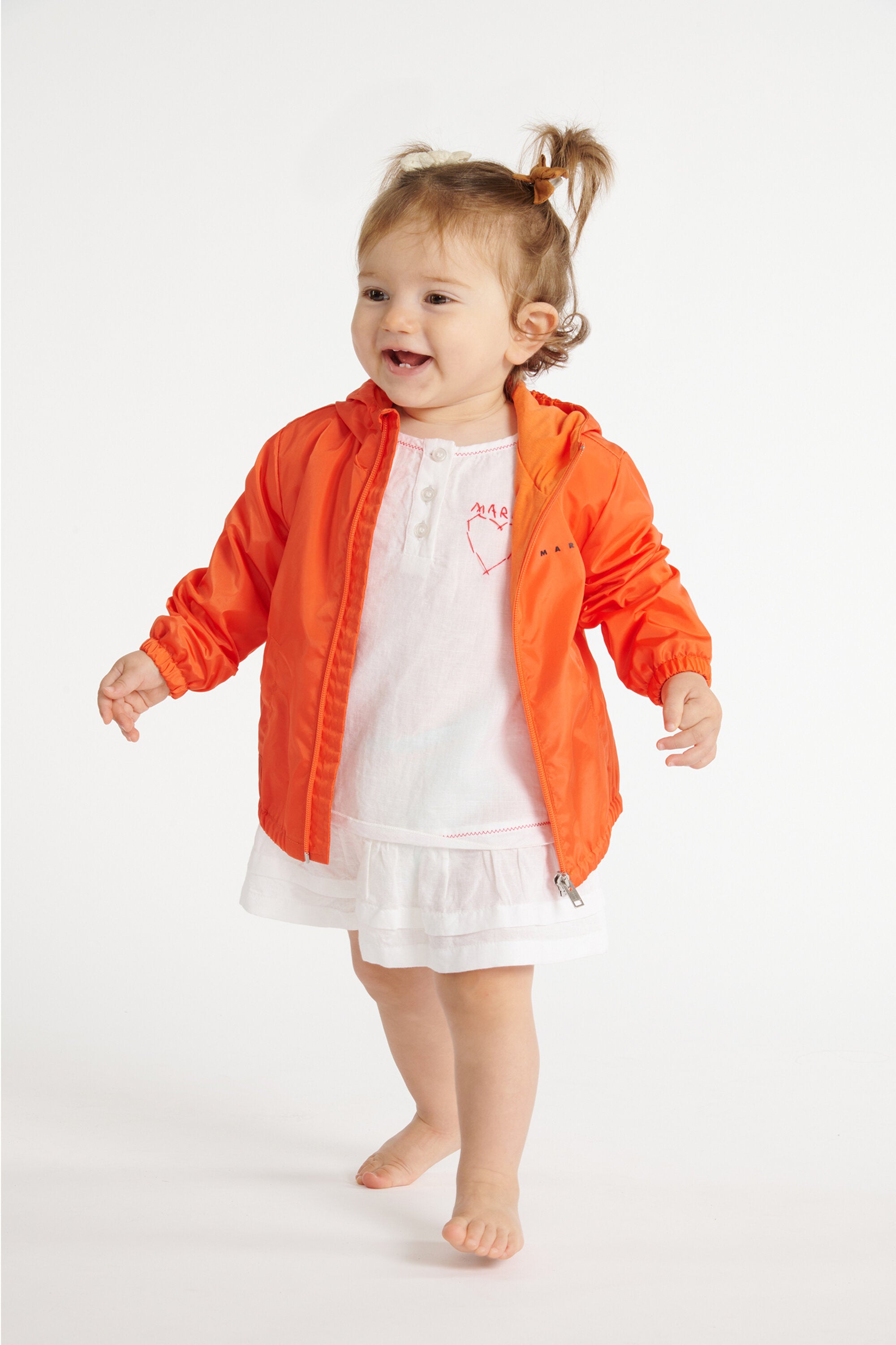 Short dress with embroidered logo and heart