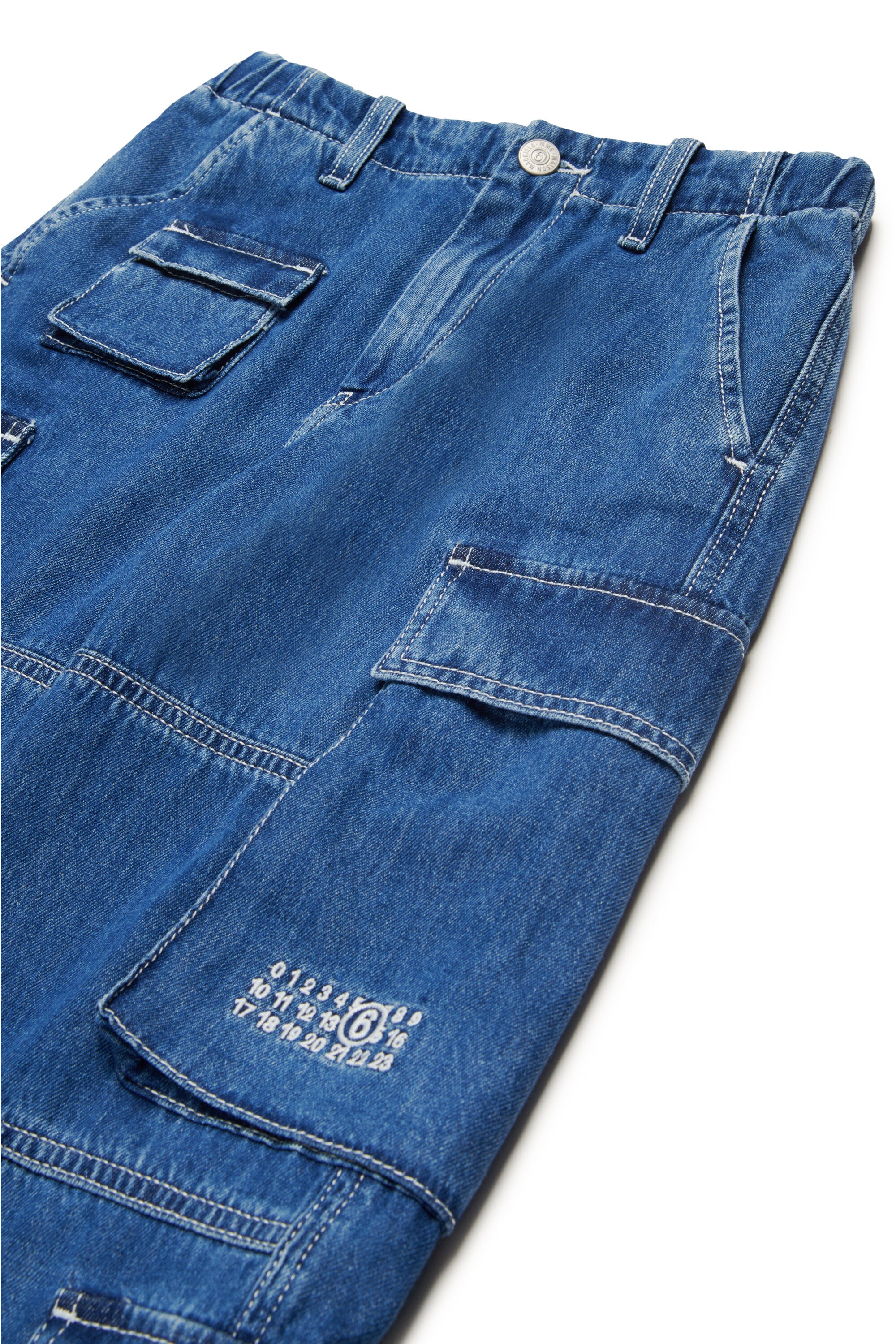 Medium blue cargo jeans with Numeric logo