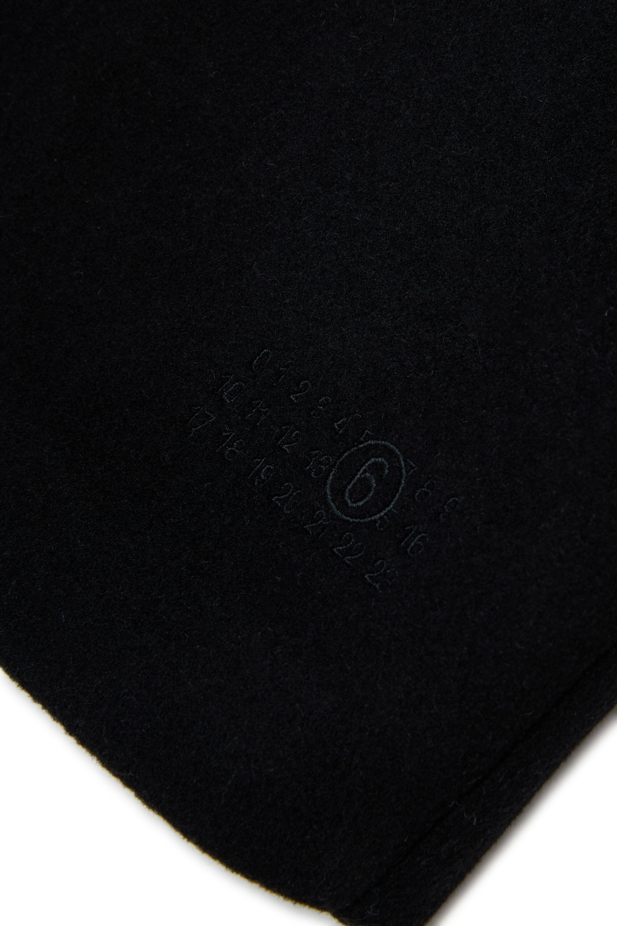 Egg-shape coat with inner lining