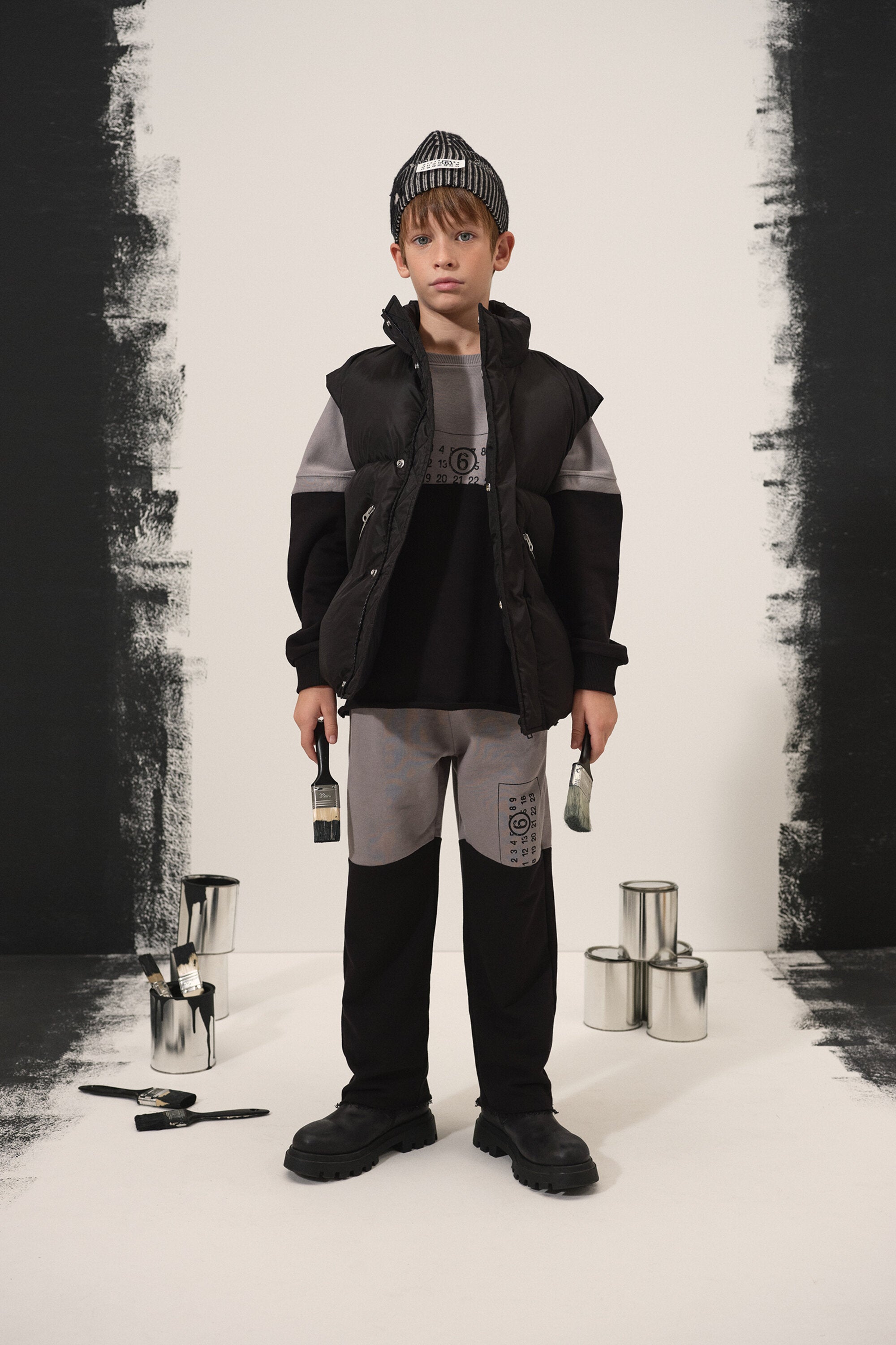 Two-color re-cut fleece pants