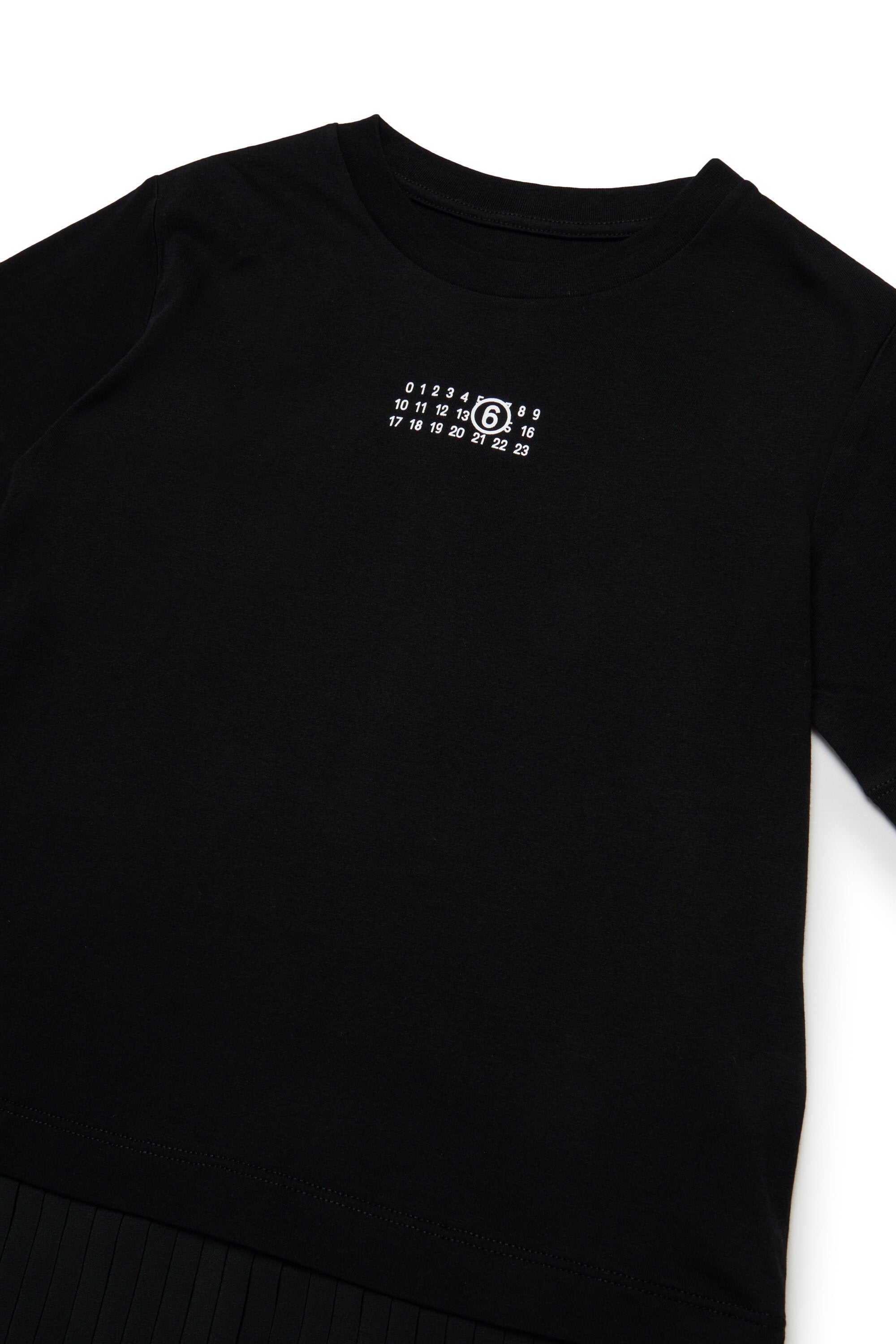 Short jersey dress with pleated bottom