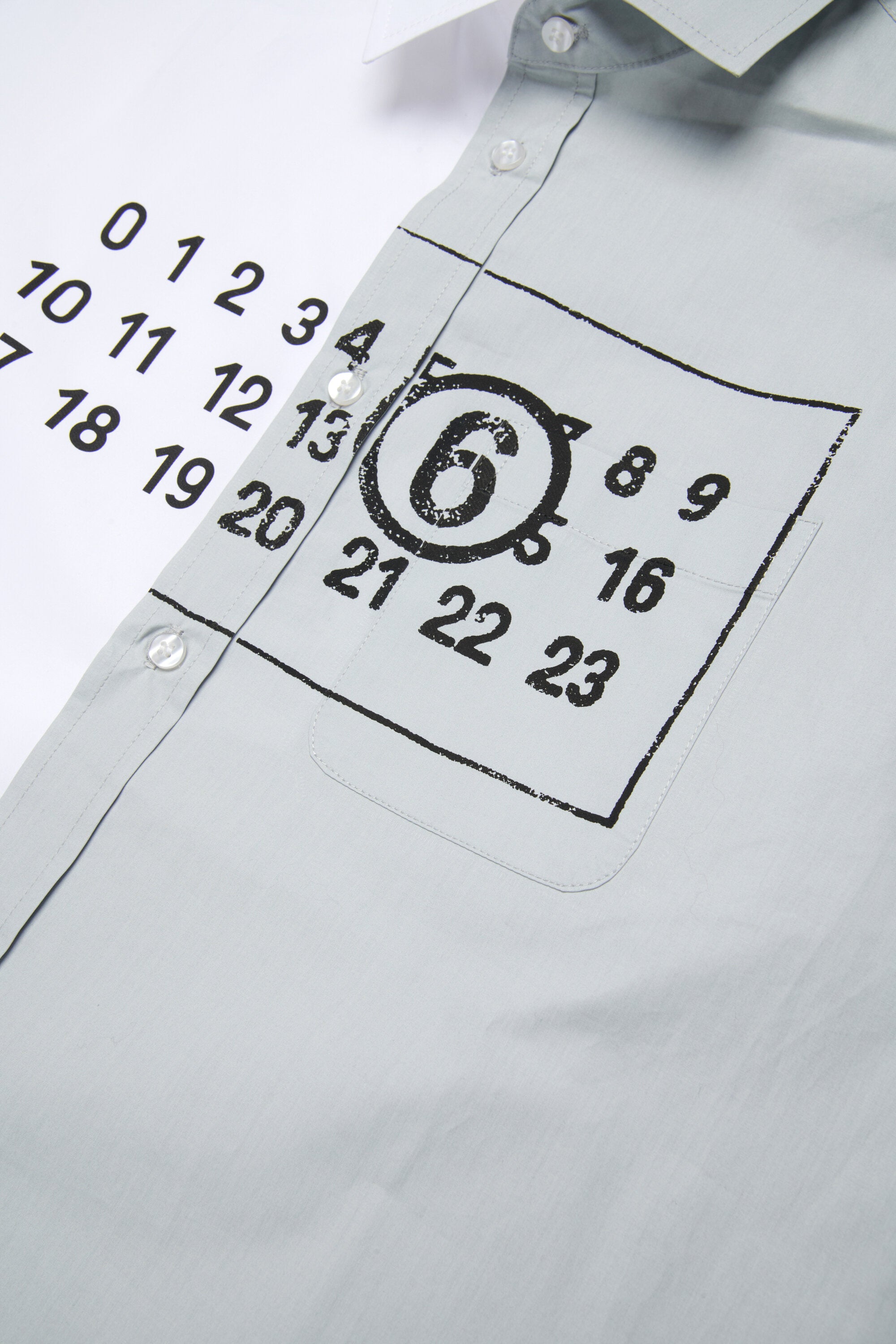 Two-color re-cut poplin shirt