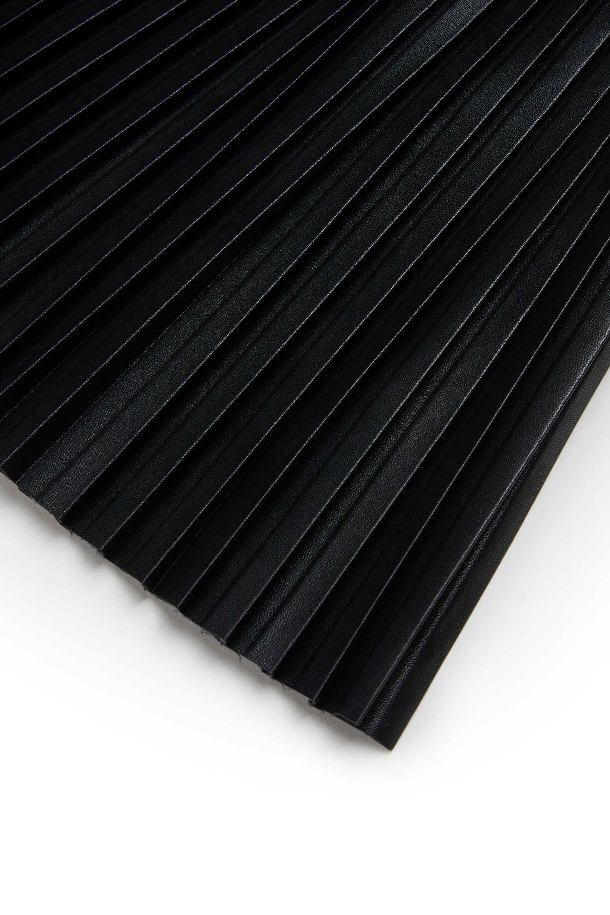 Short skirt in coated fabric