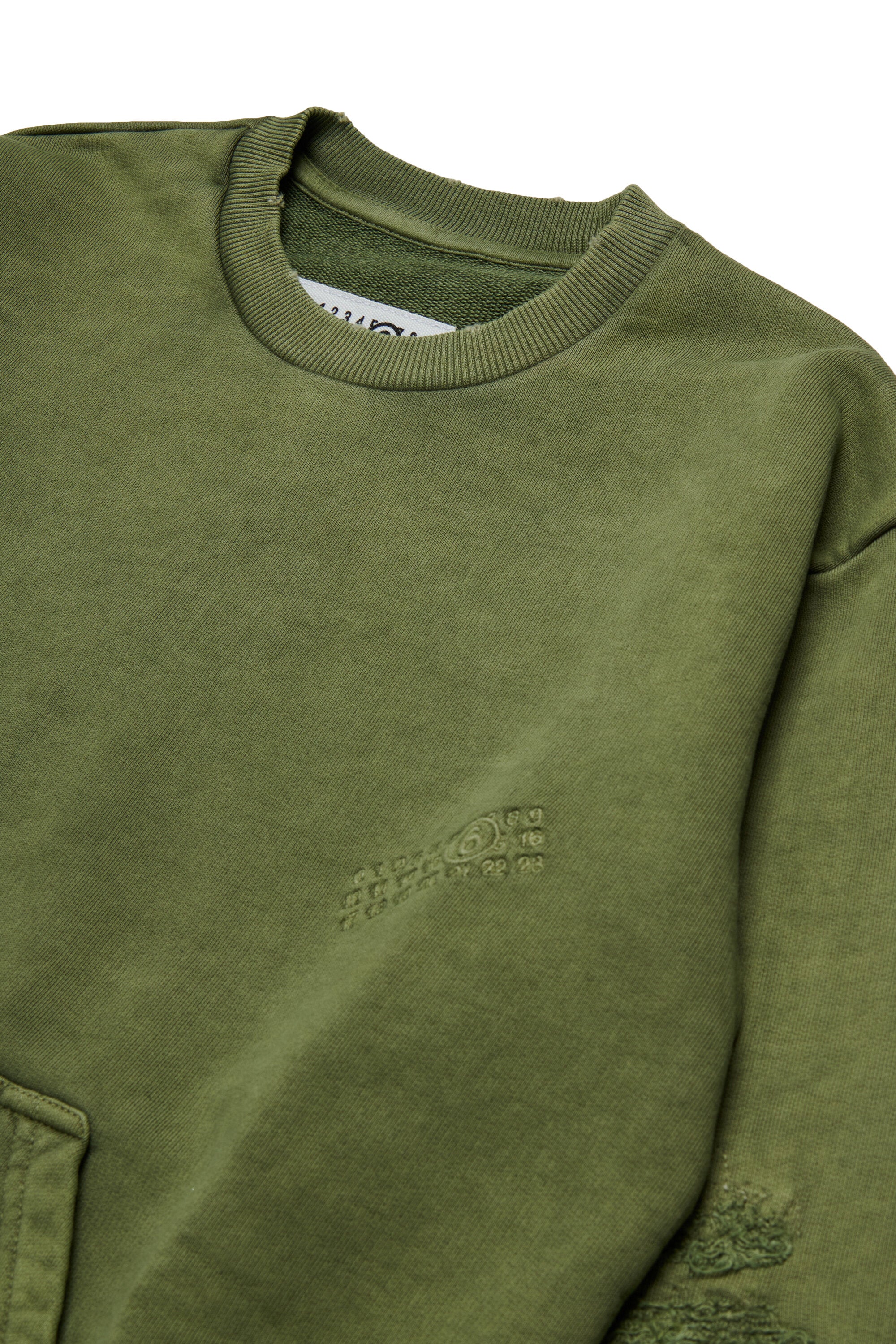 Crew-neck sweatshirt with mending breaks