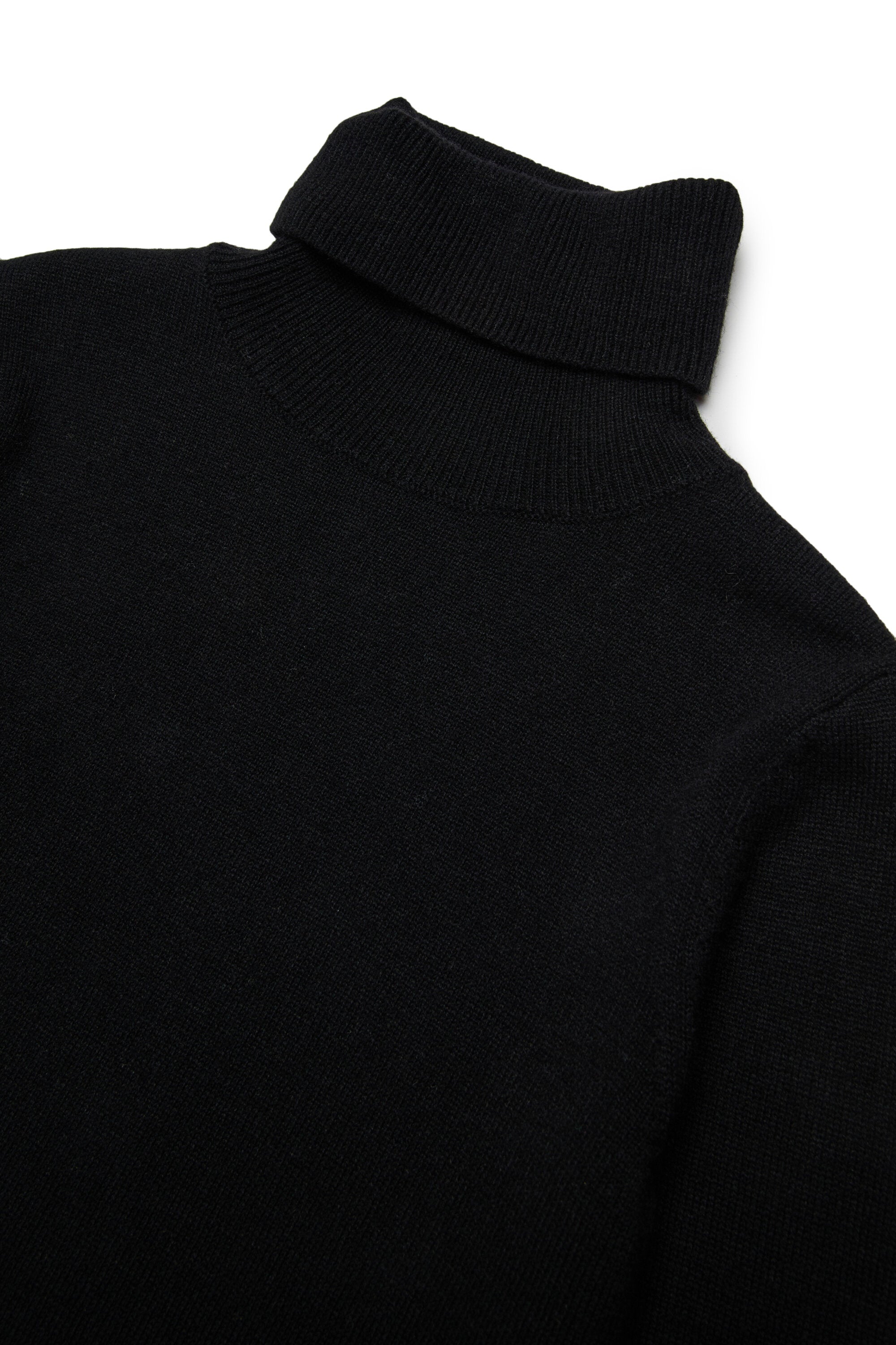 Lightweight wool-blend knit turtleneck