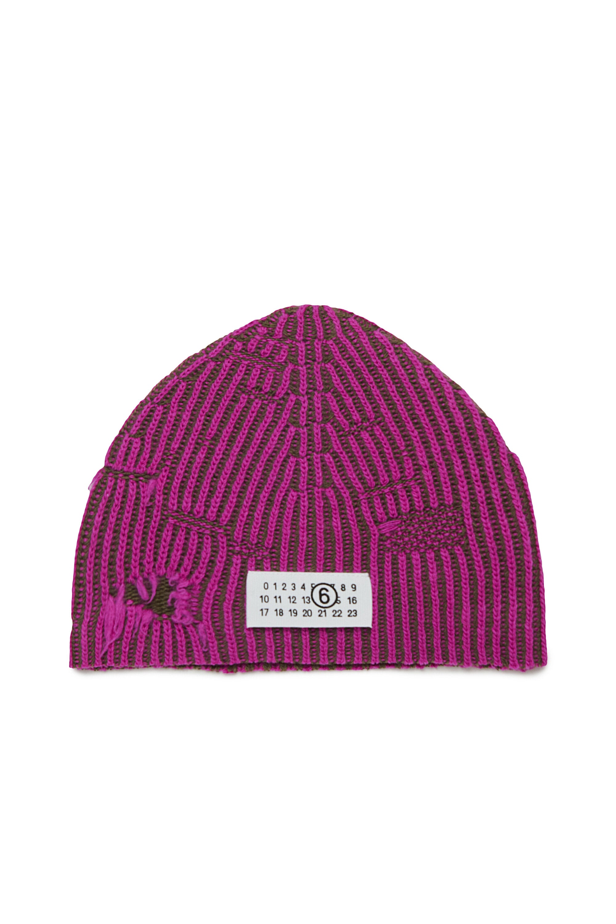 Ribbed wool beanie with breaks