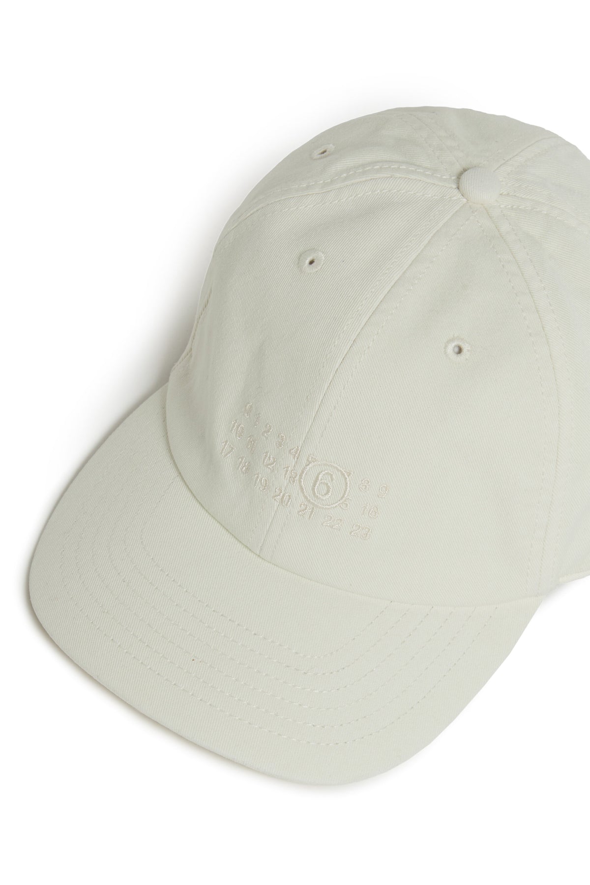 Baseball cap in gabardine with a worn effect