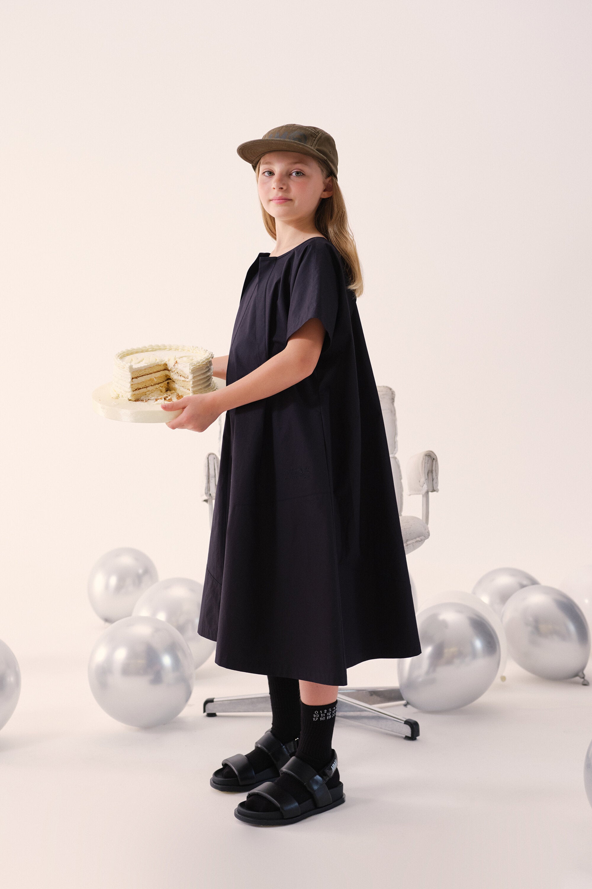 Short-sleeved dress with logo