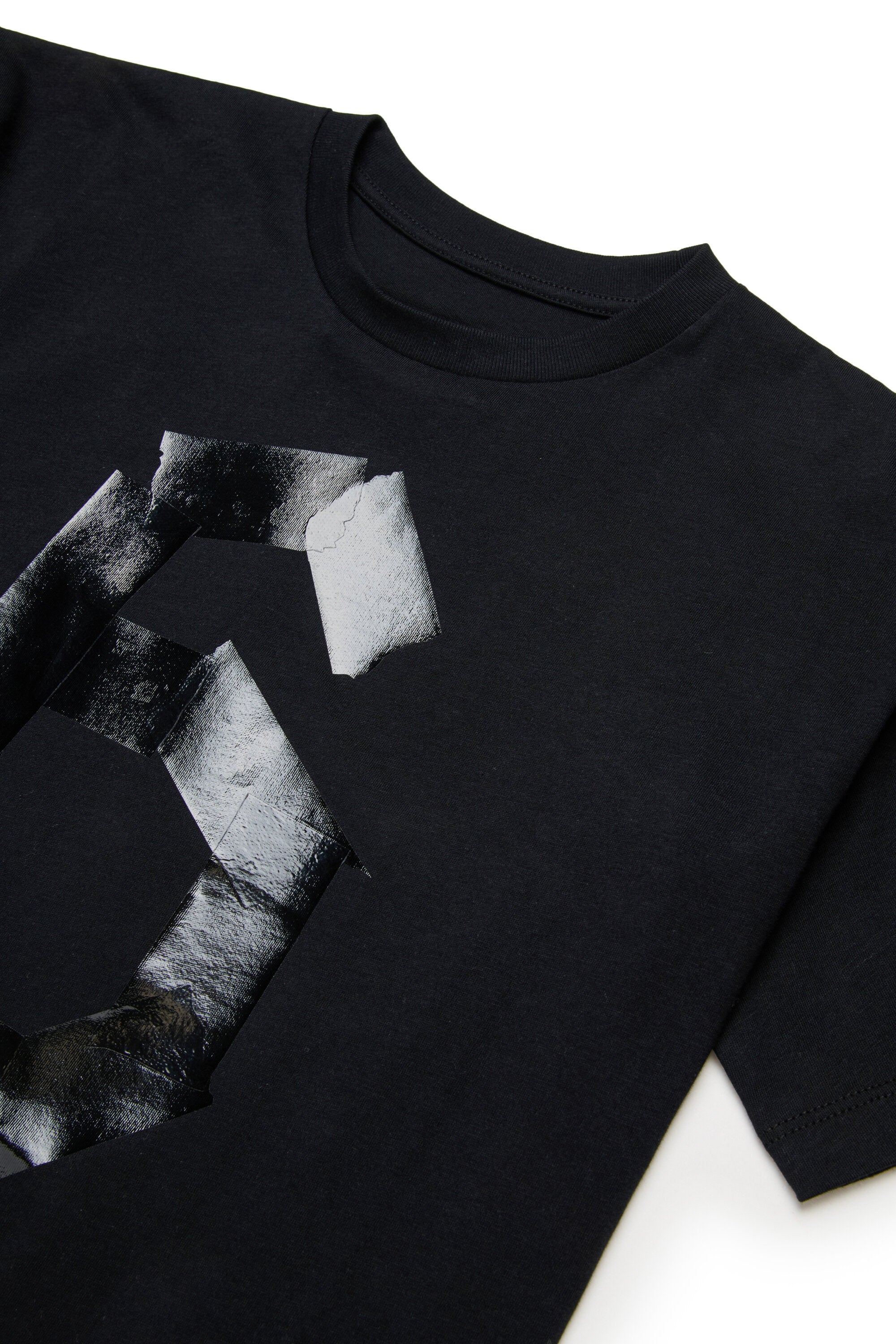 T-shirt with front print