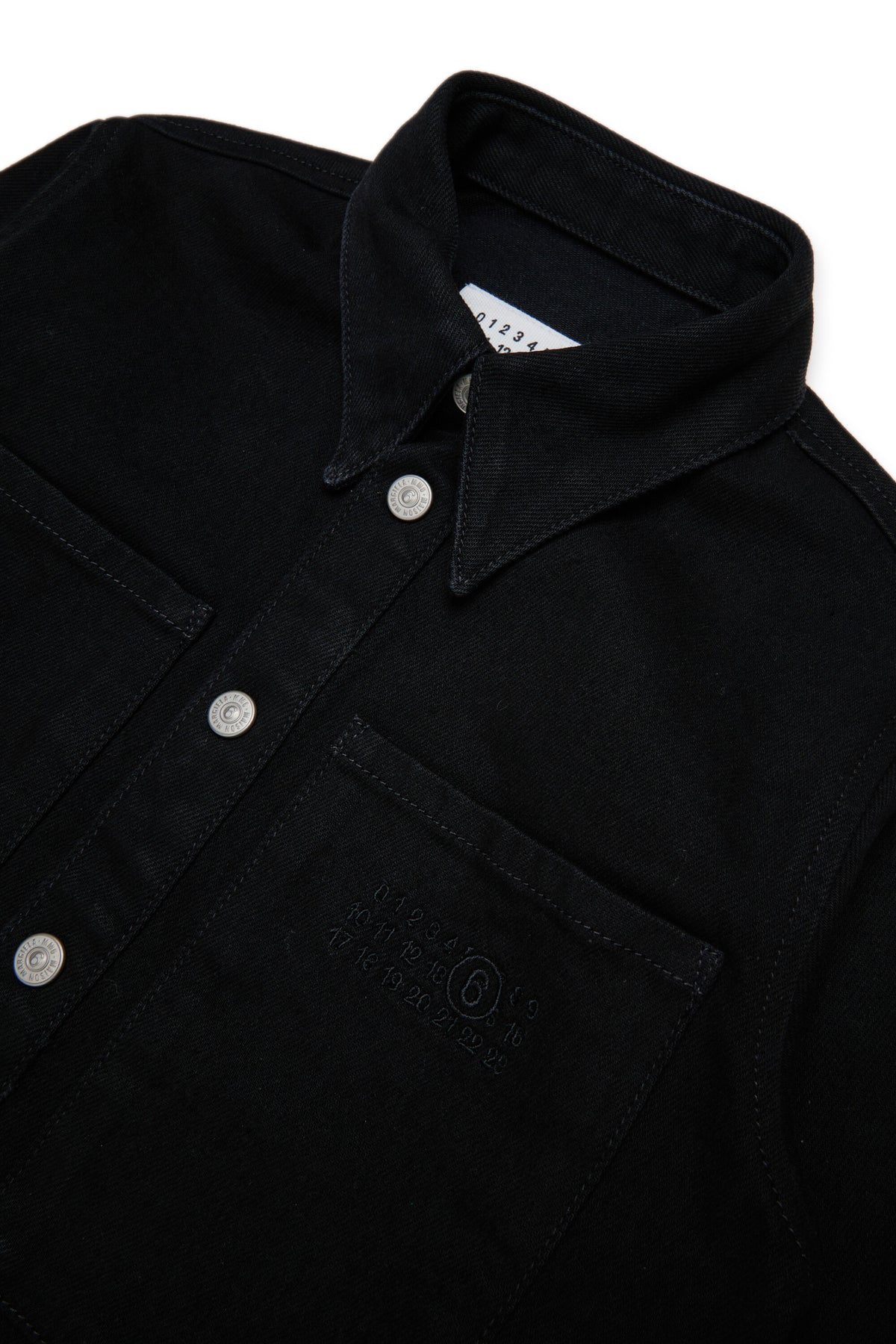 Long-sleeved shirt with logo