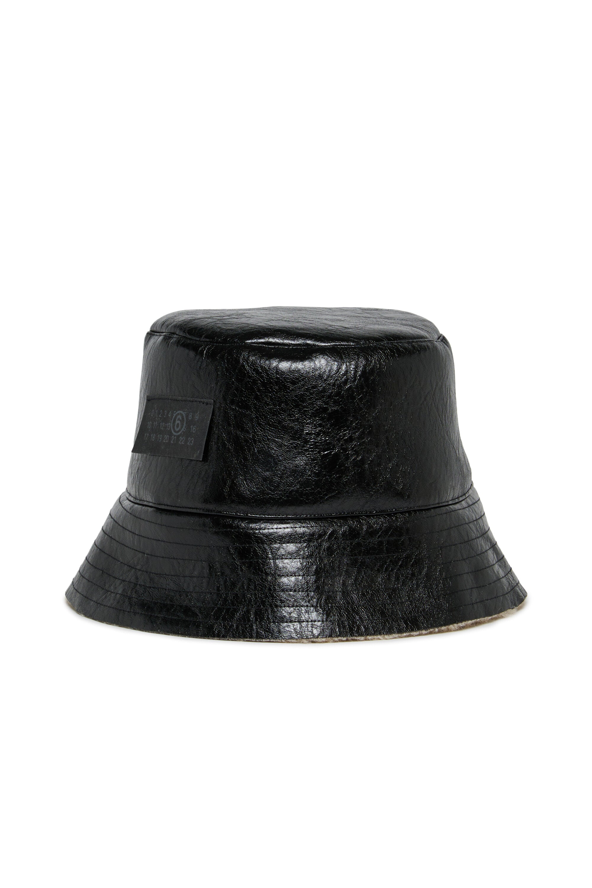 Bucket hat with logo