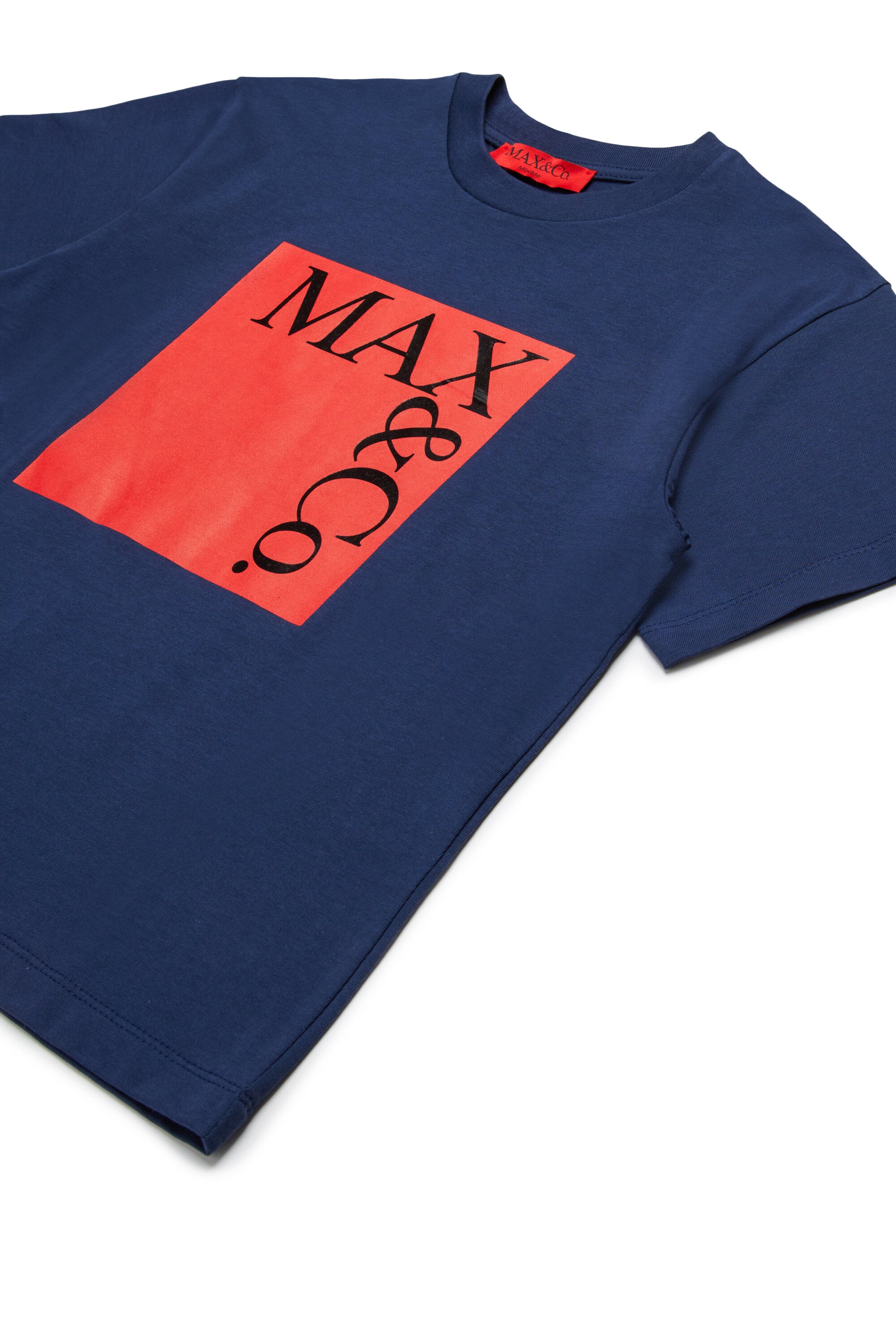 Icona t-shirt with logo