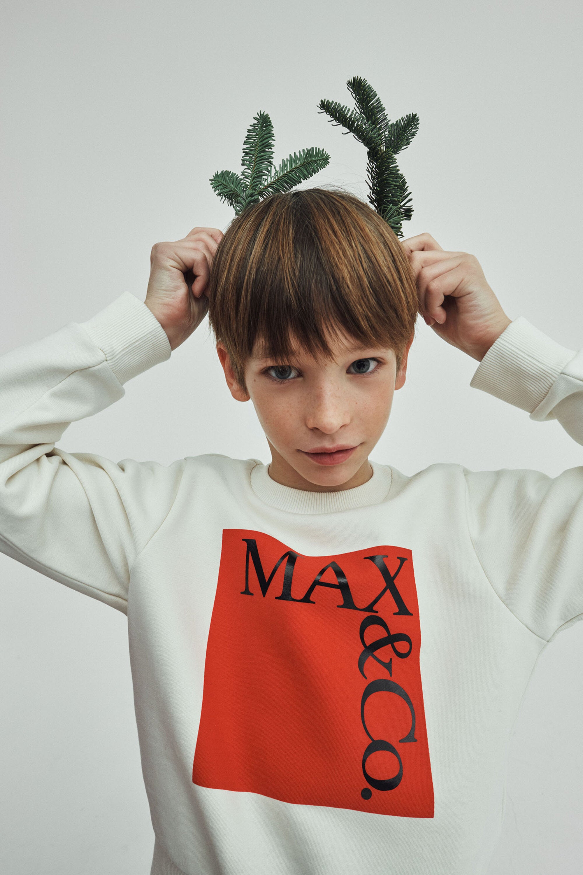 Branded crew-neck sweatshirt