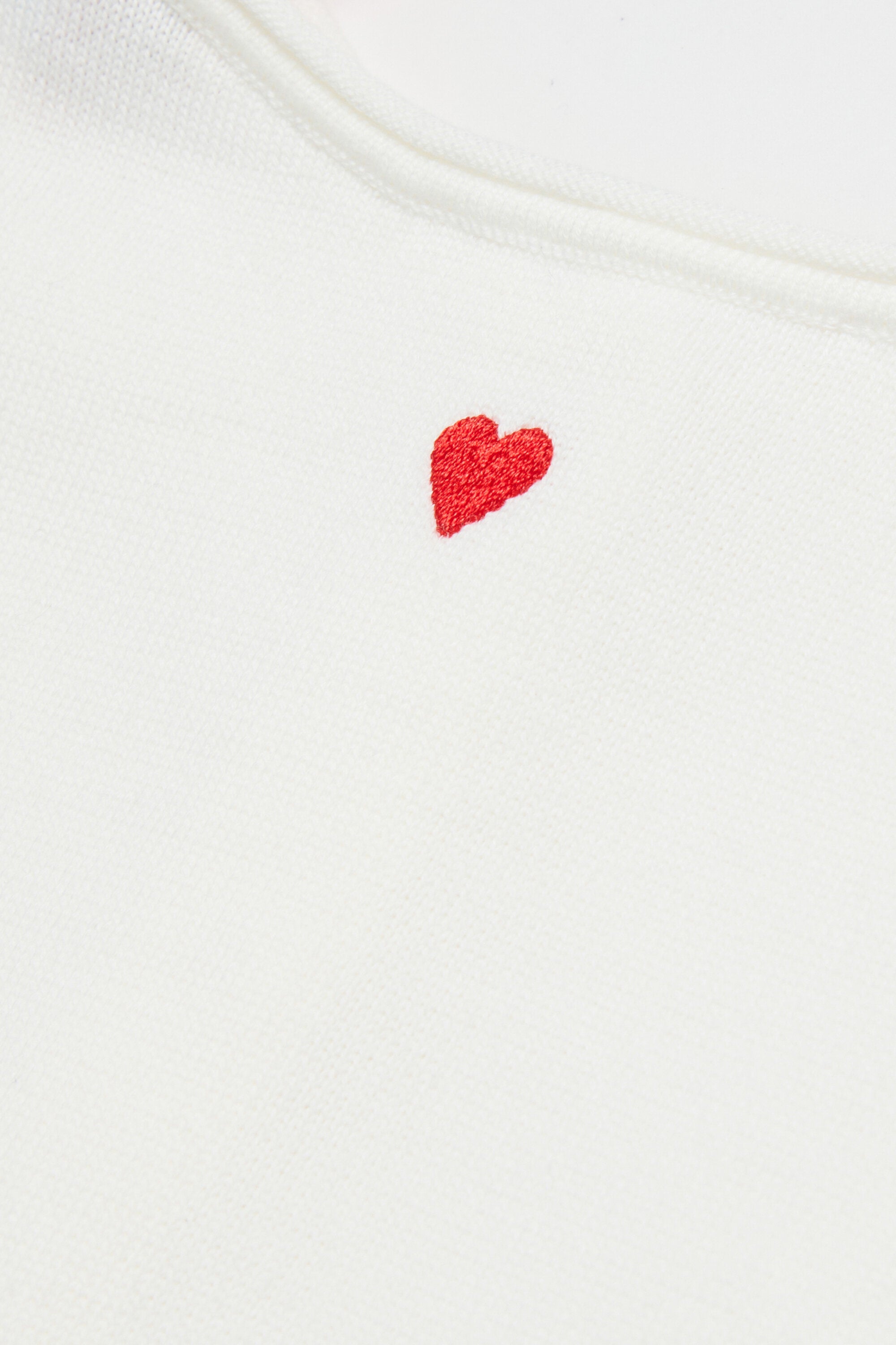 Cardigan-pullover with embroidered heart