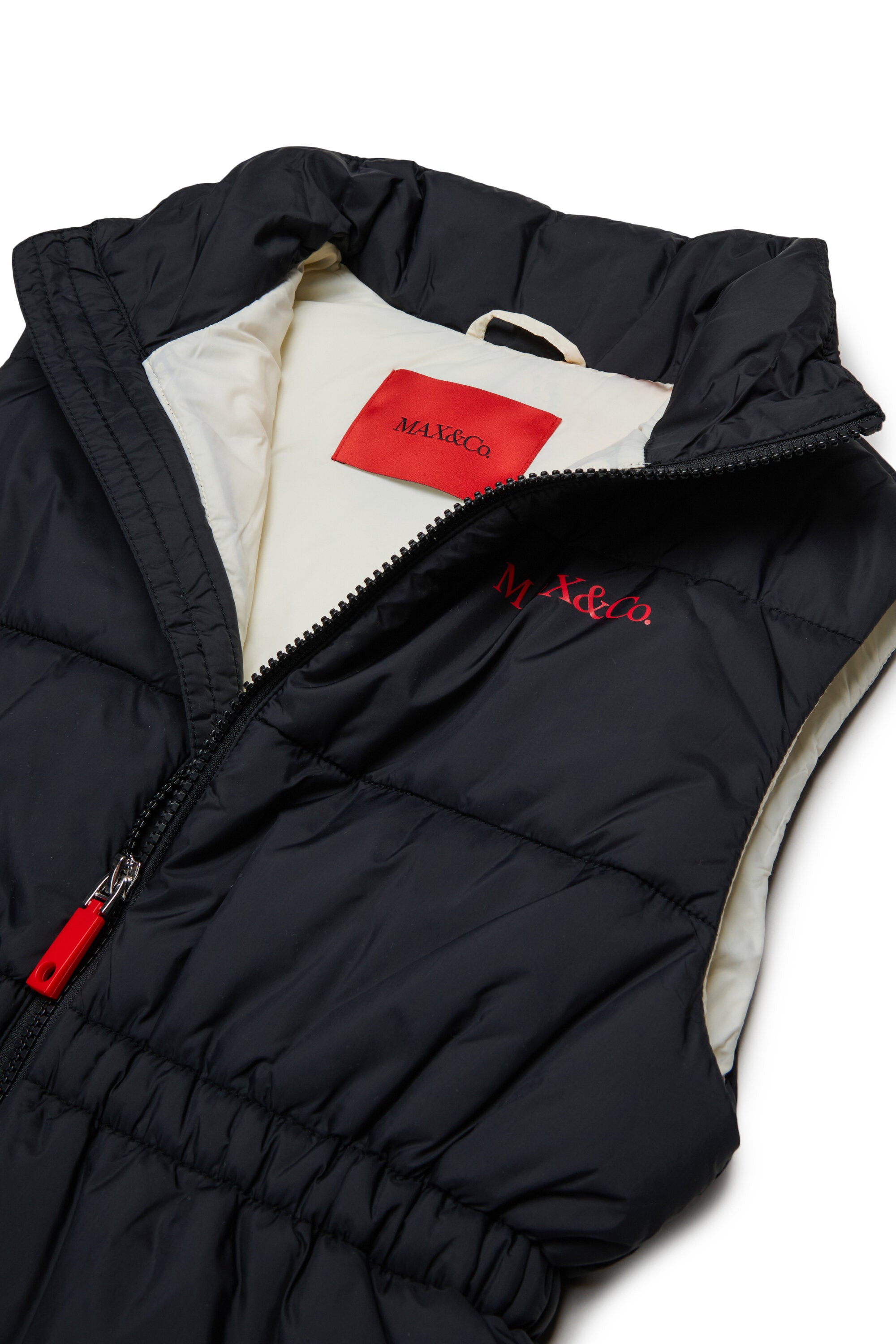 Padded vest with logo