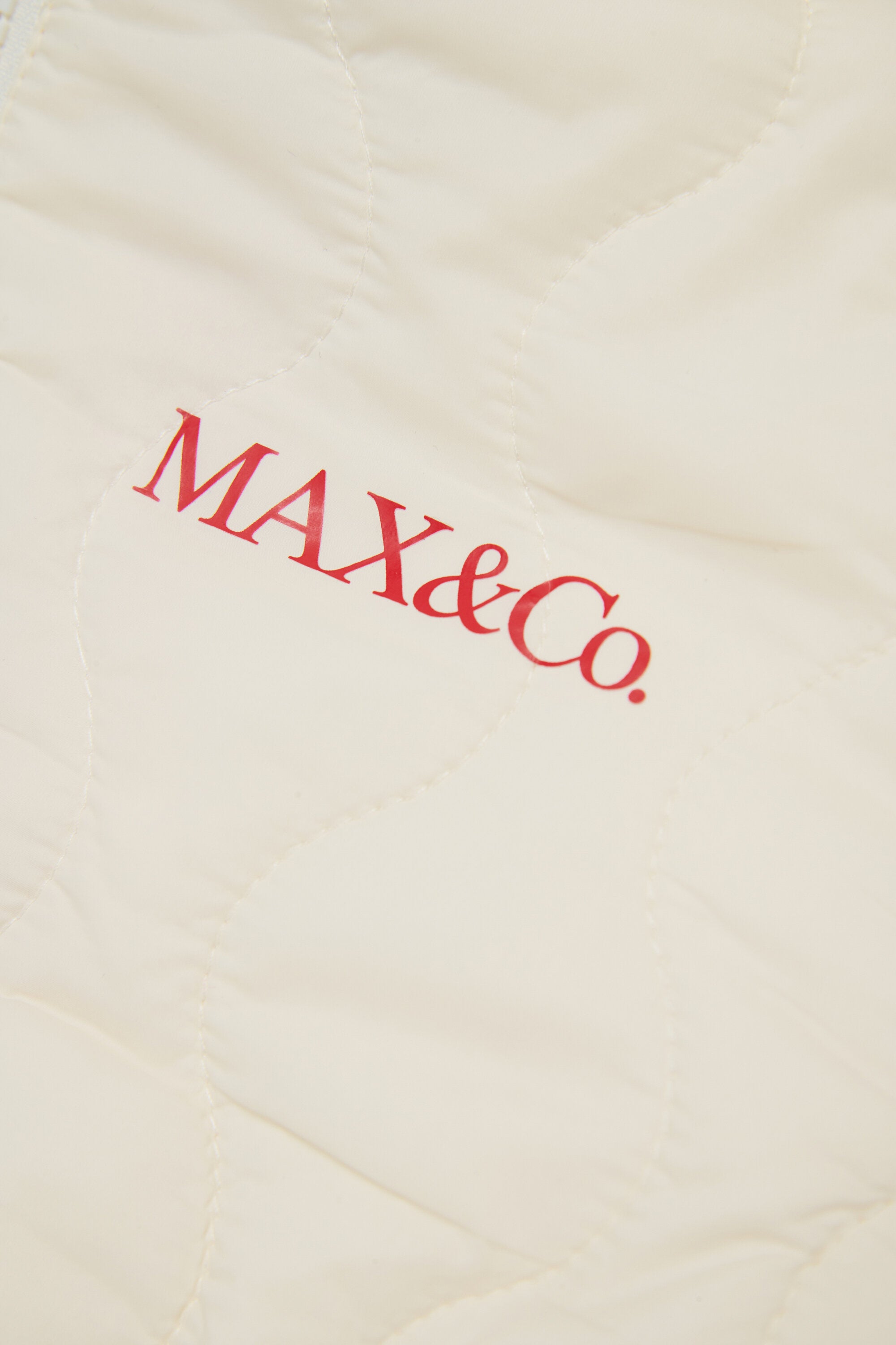 Padded jacket with printed logo
