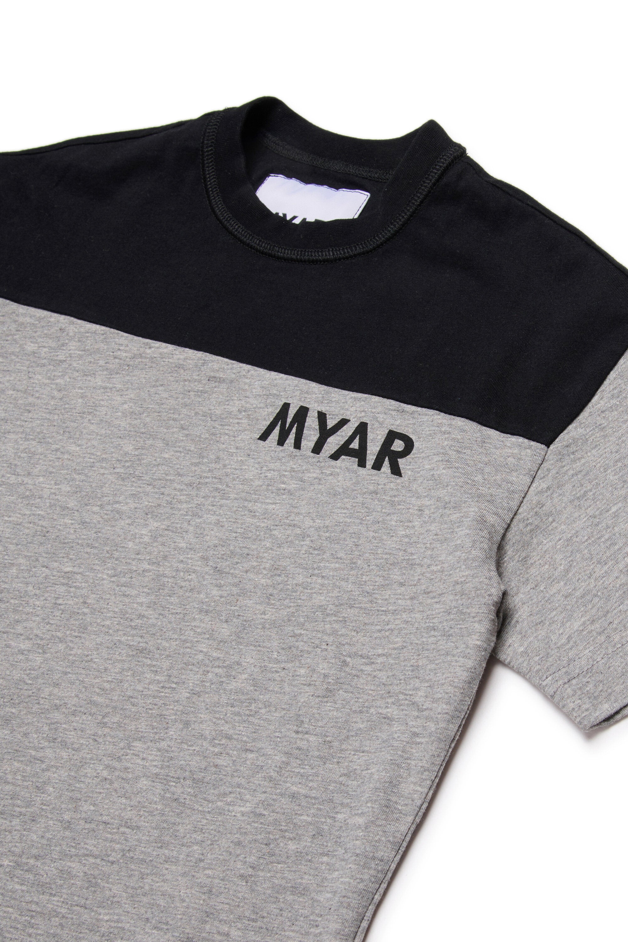 Short sleeve T-shirt with MYAR logo