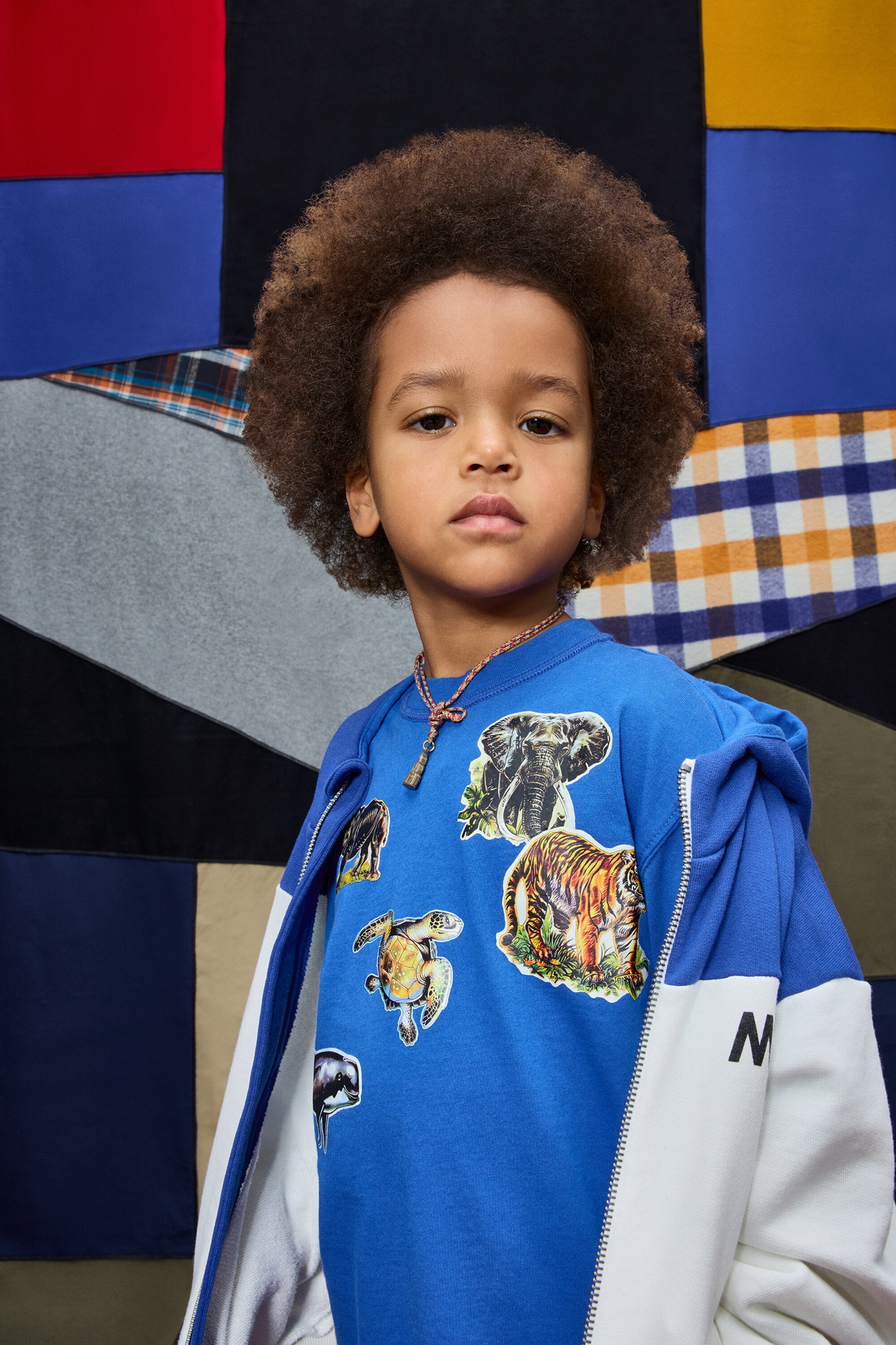 Short sleeve T-shirt with Endangered Animal Graphic sticker