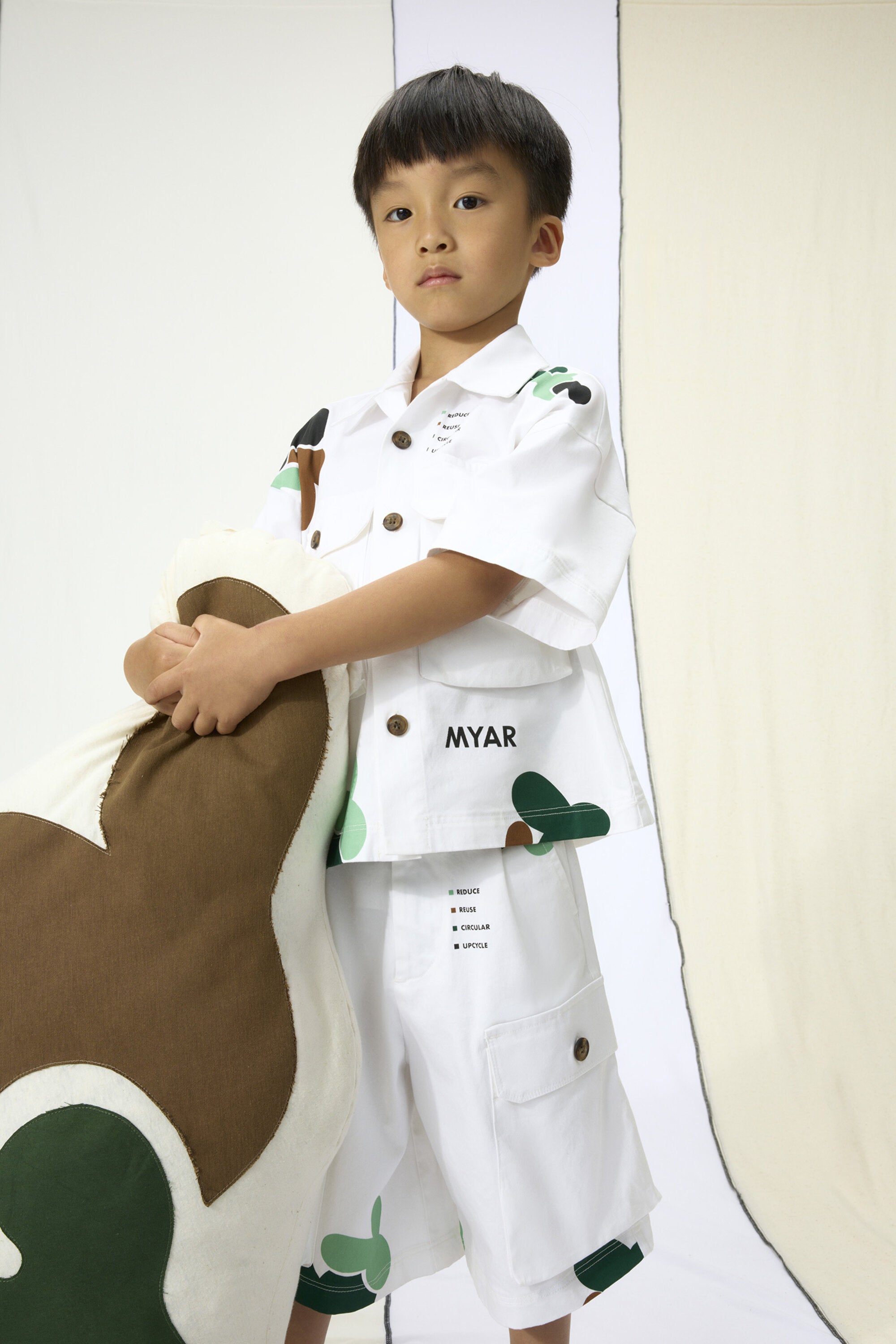 Short-sleeve multi-pocket shirt