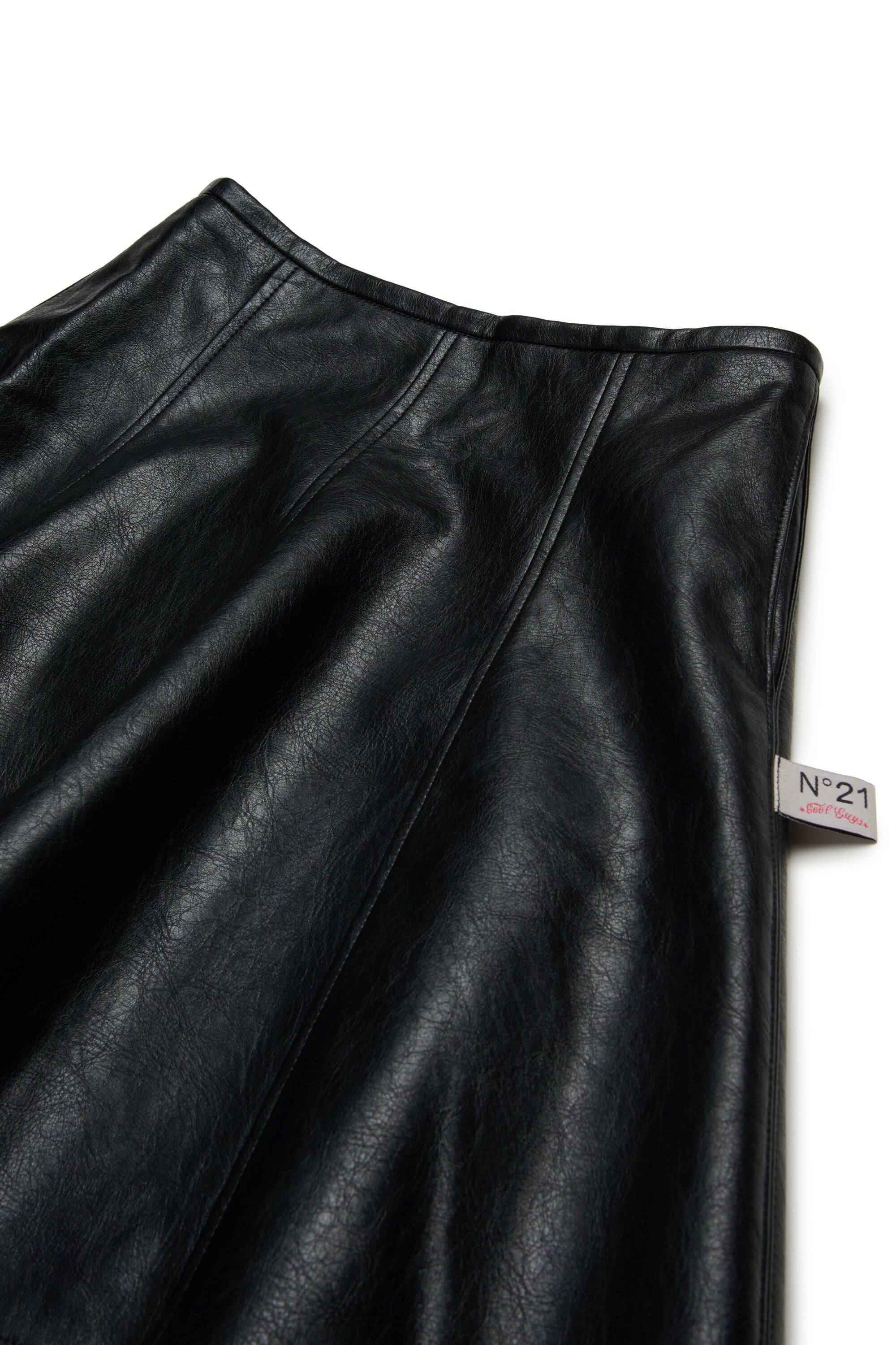 Short circle skirt in coated fabric