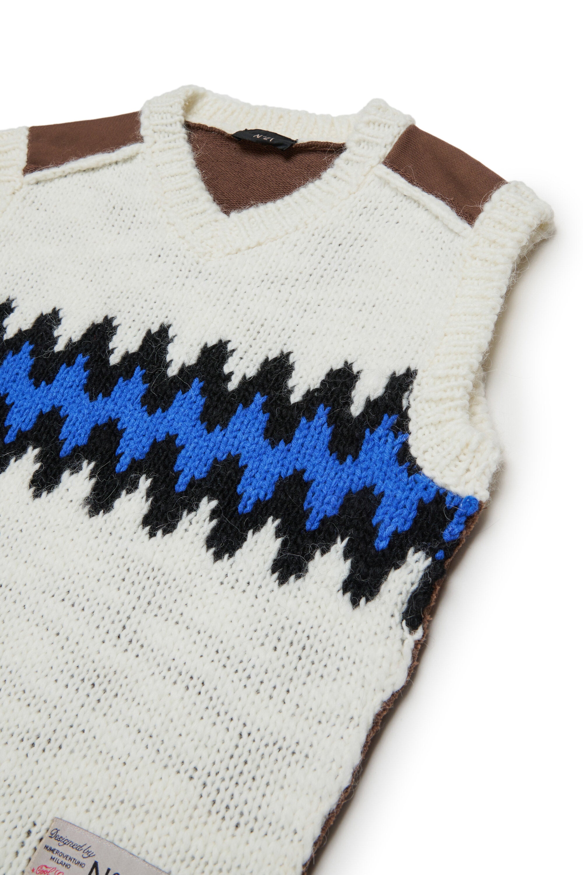Knitted vest with logo